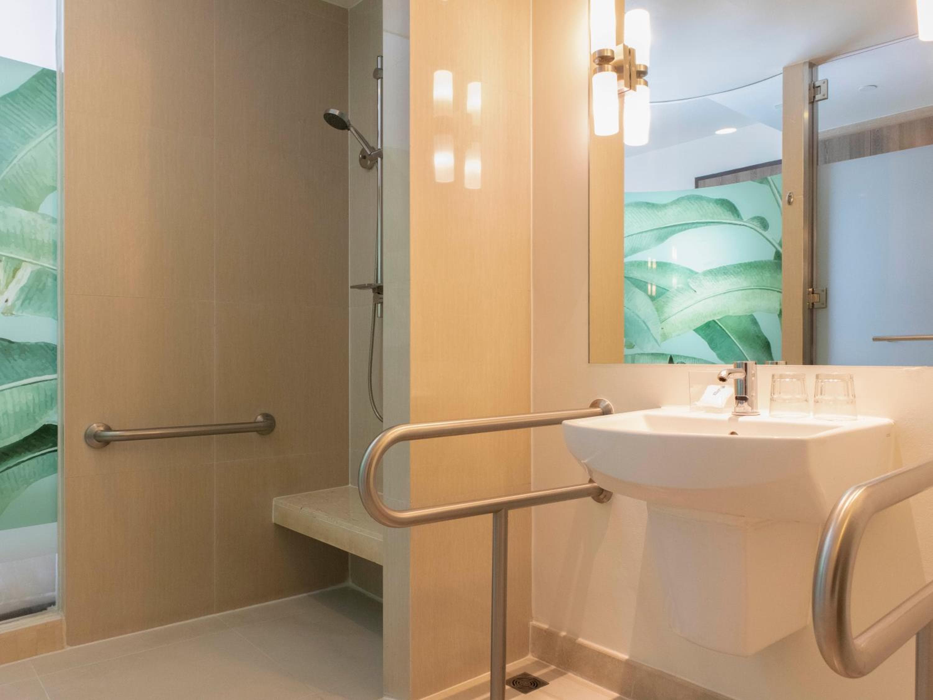 Holiday Inn Express Phuket Patong Beach Central by IHG
