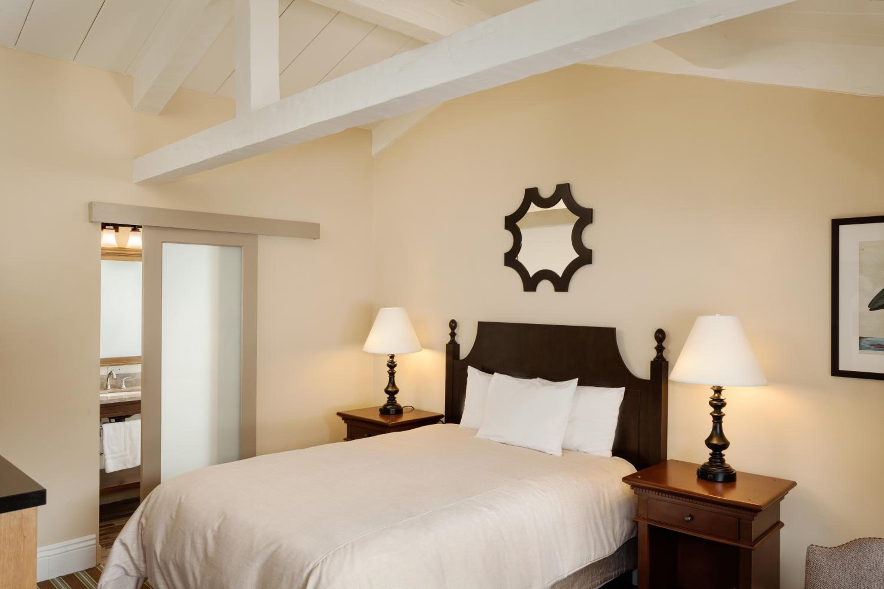 Lighthouse Lodge & Cottages