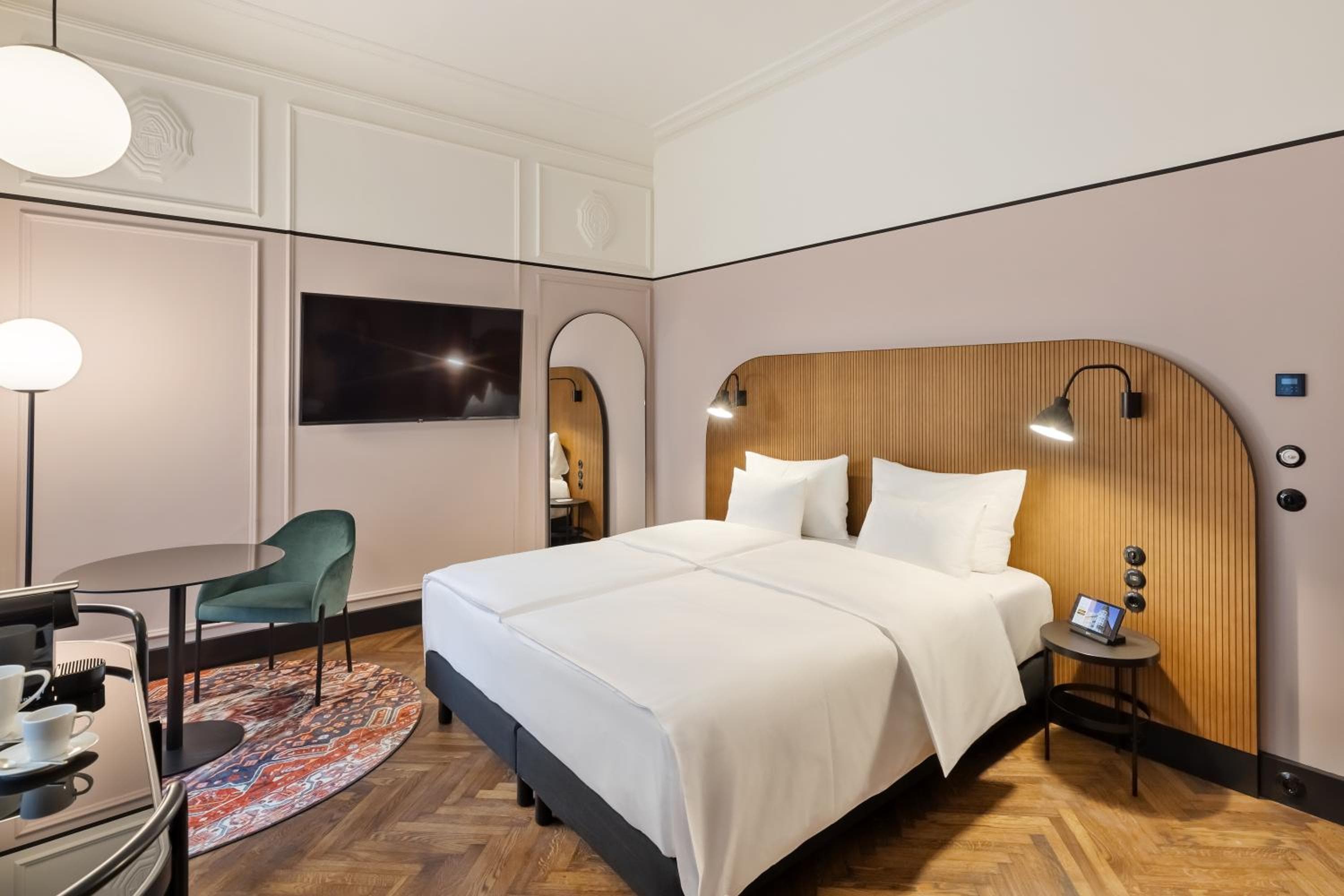 Hotel Astoria Vienna, Curio Collection by Hilton