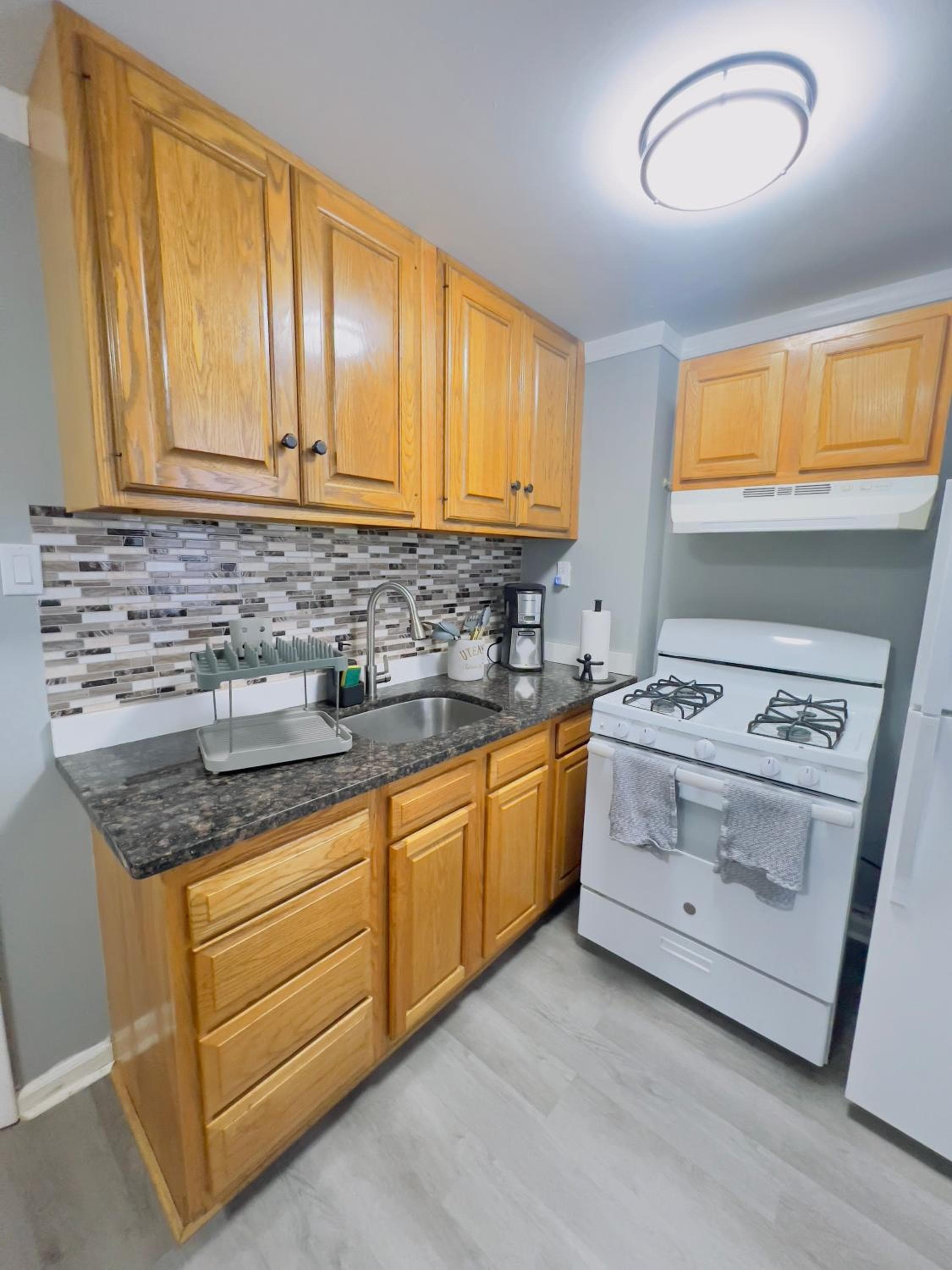 Modern 1BR Near Hospitals - Office, Laundry, Wi-Fi