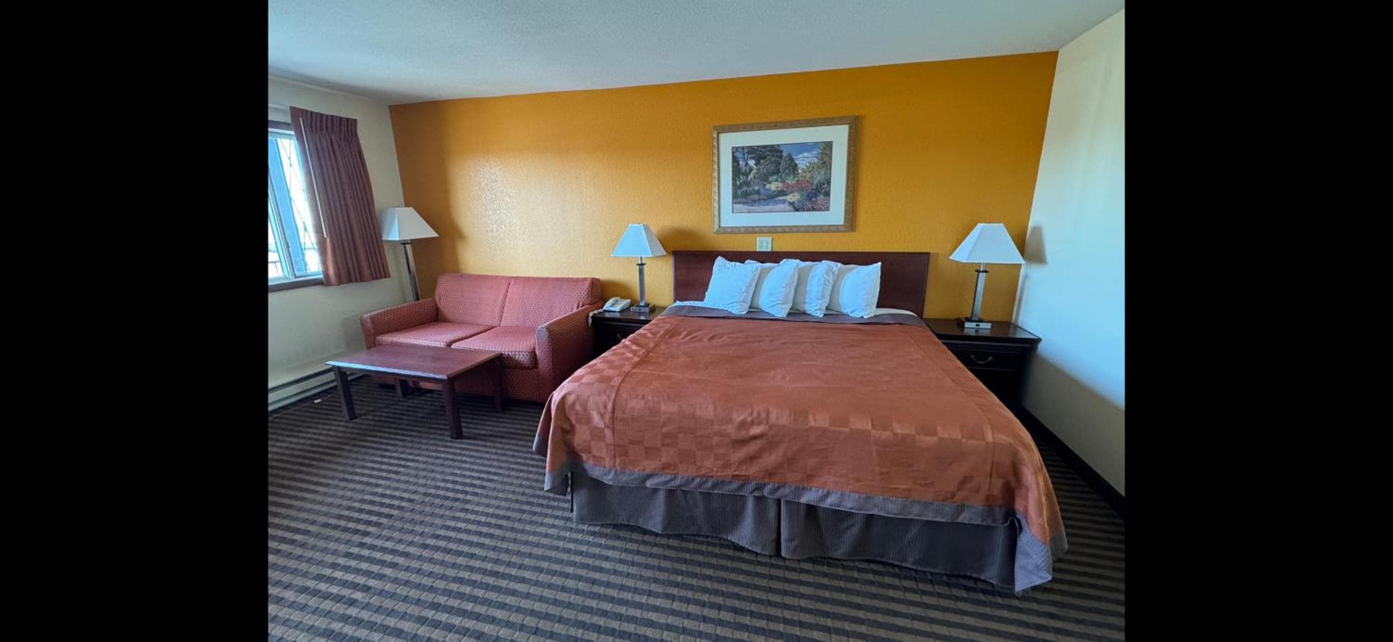 Scottish Inn & Suites - Eau Claire