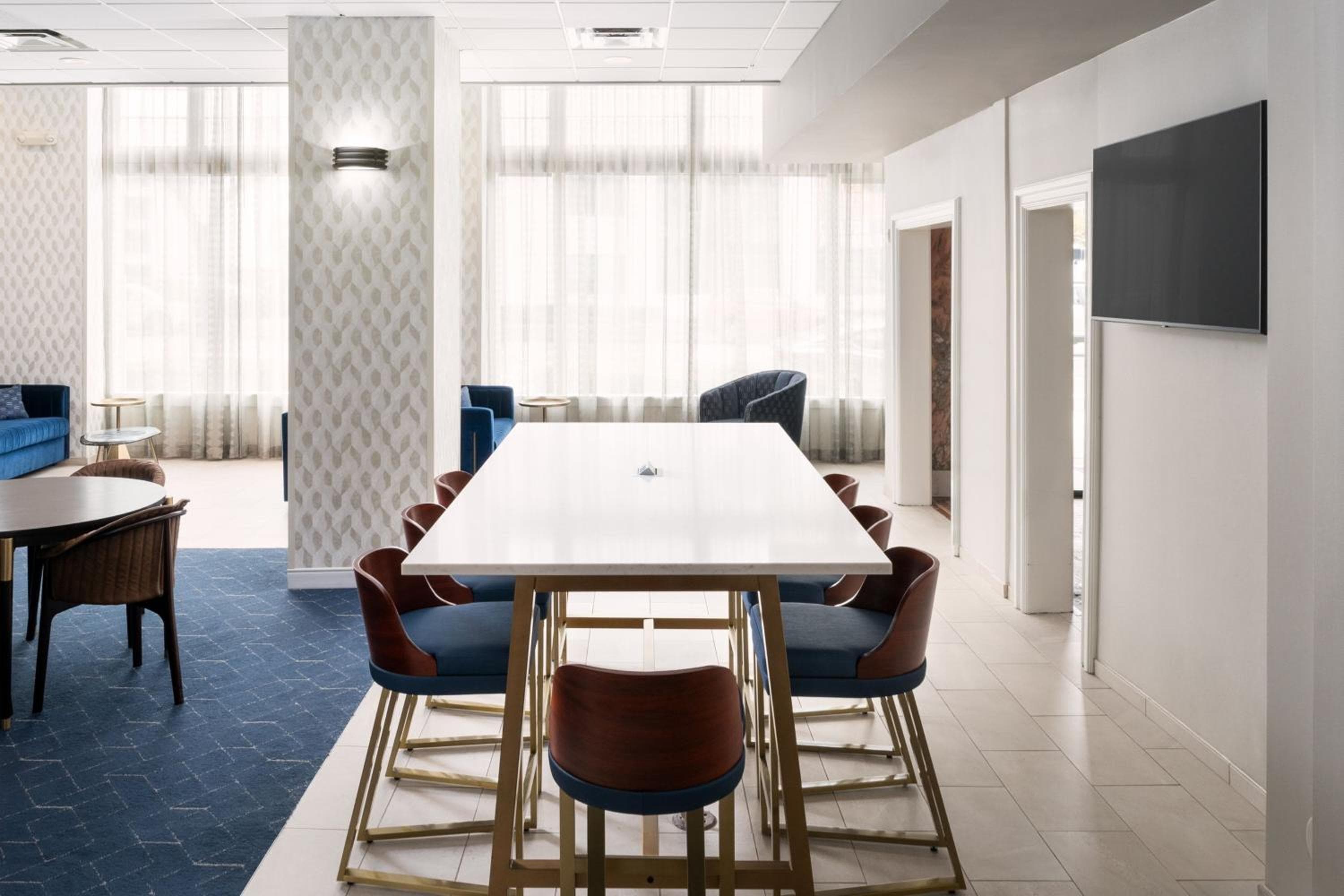 Courtyard by Marriott St. Petersburg Downtown