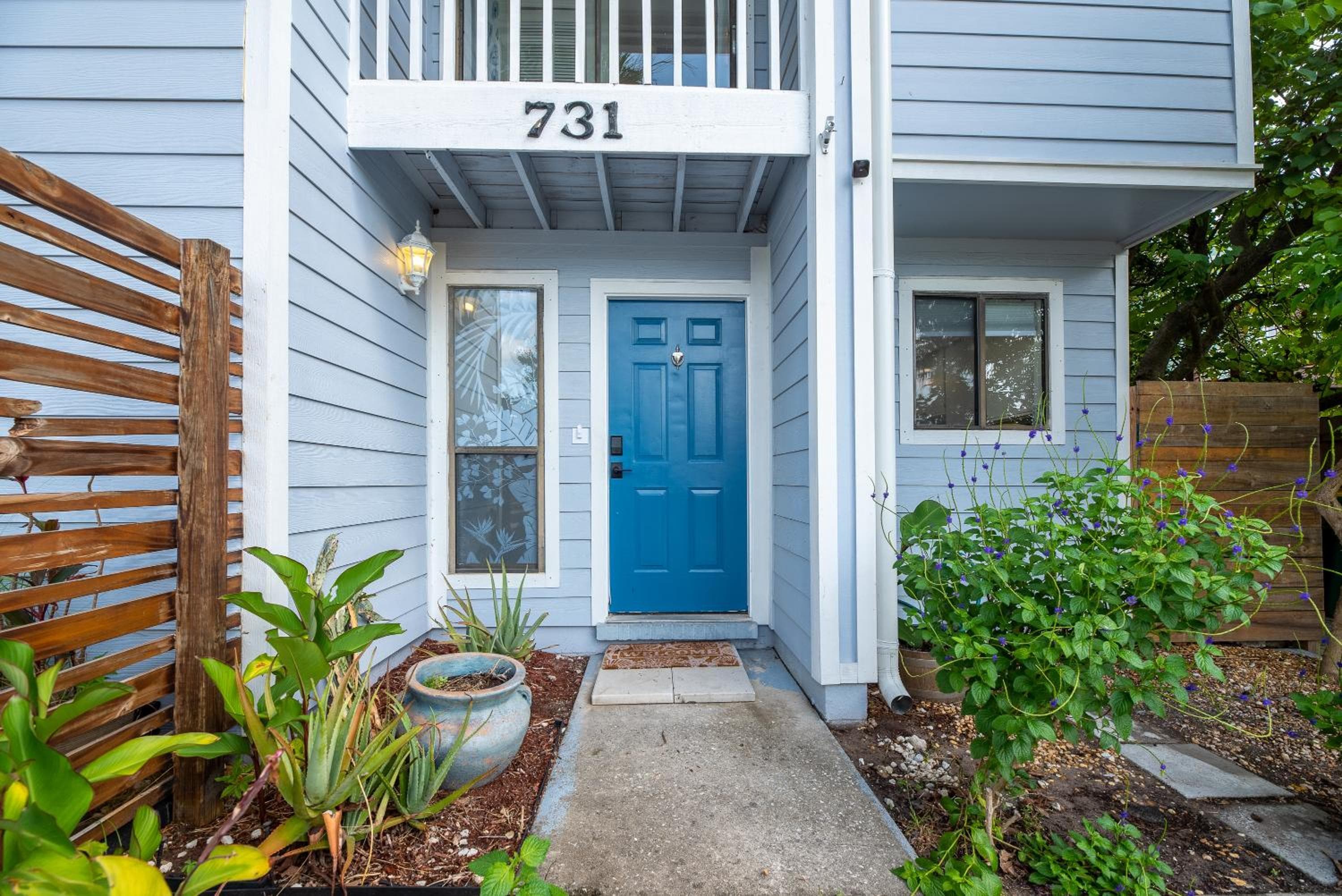 Jax Vacations Half Mile to Beach, 2 bedroom townhome Mayo Clinic close