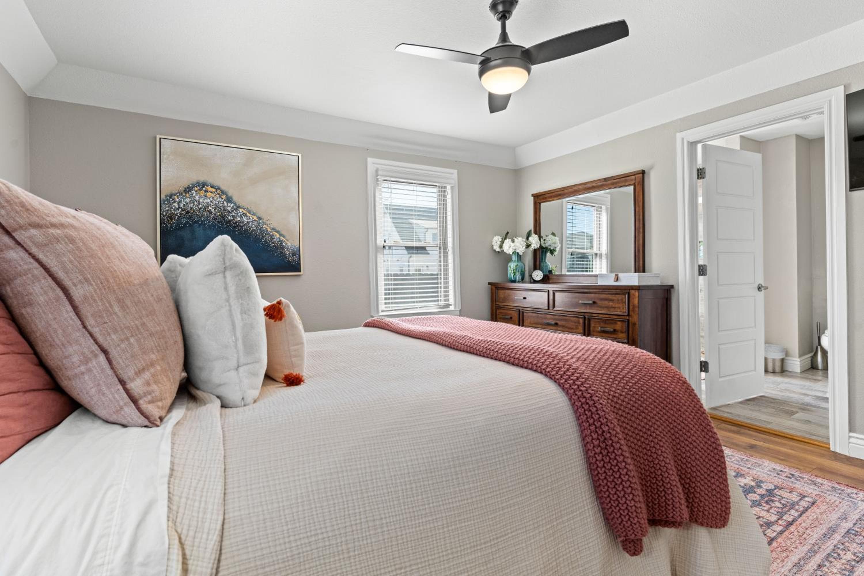 Villa Bella elegant family retreat in downtown