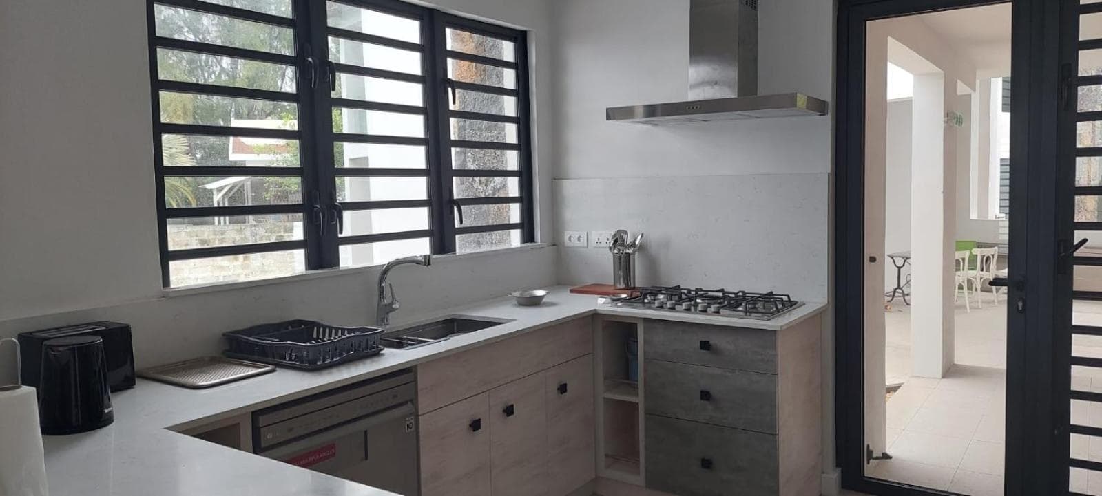 Canari Waterfront Villas