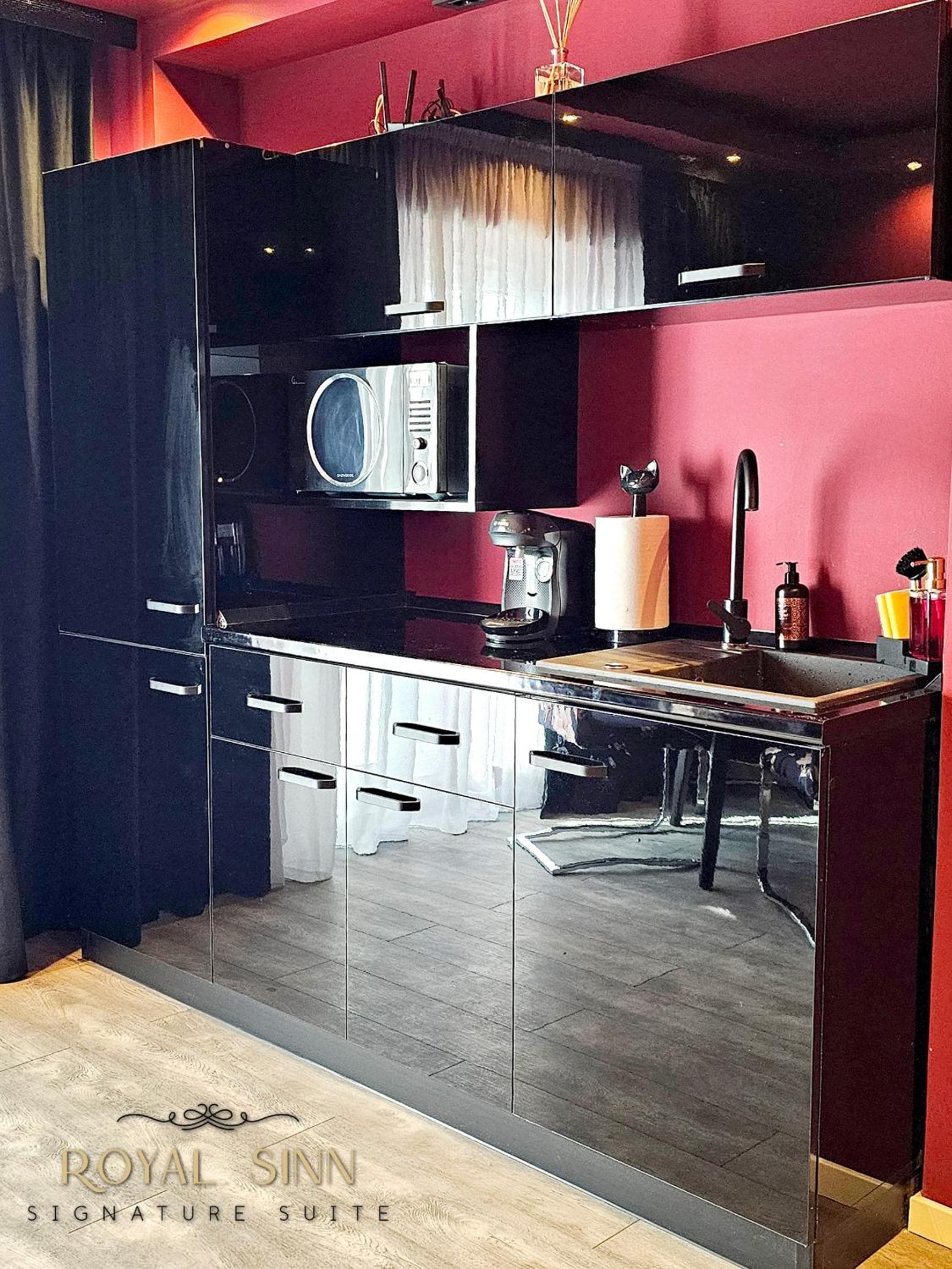 Royal Sinn Signature Suite
