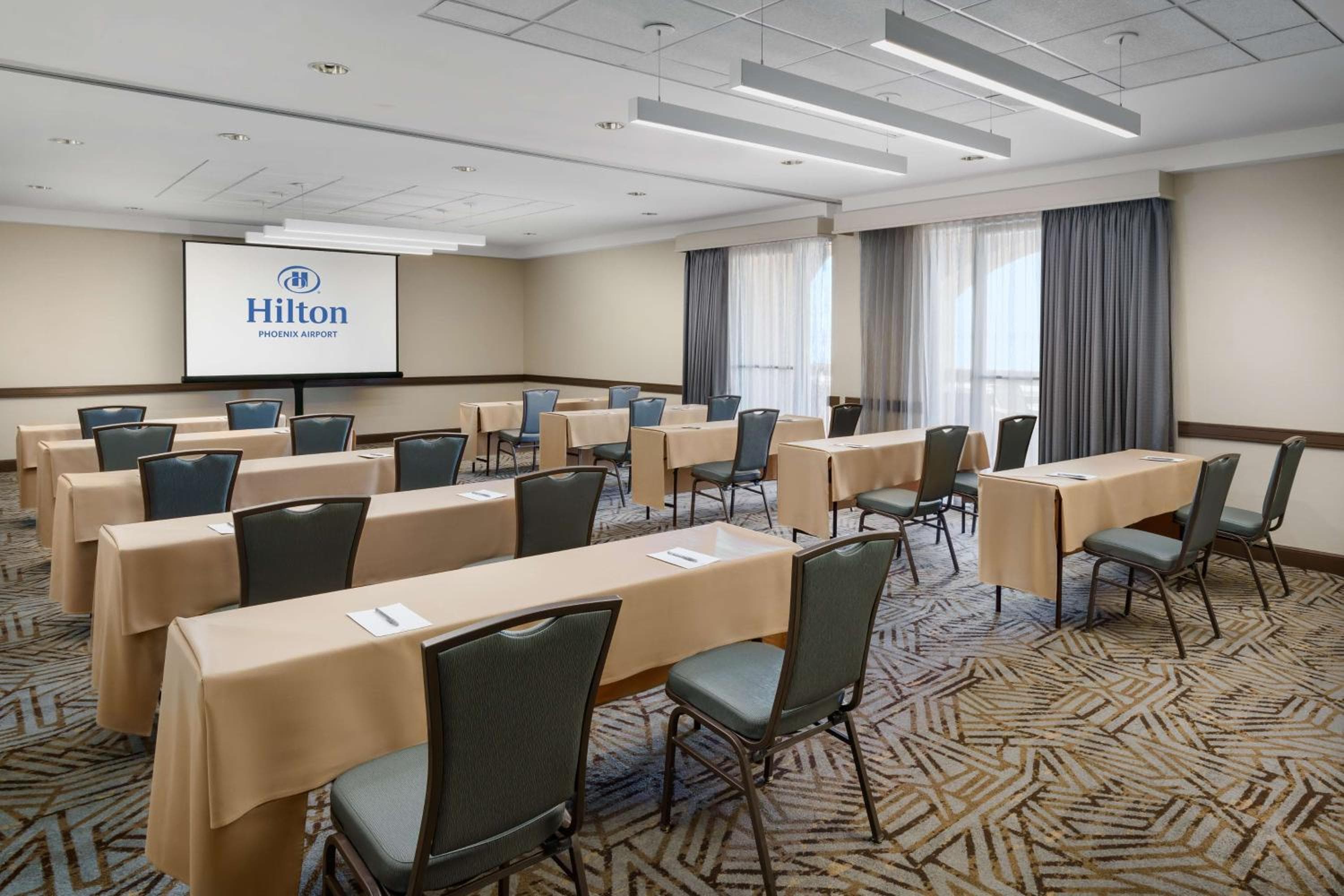 Hilton Phoenix Airport