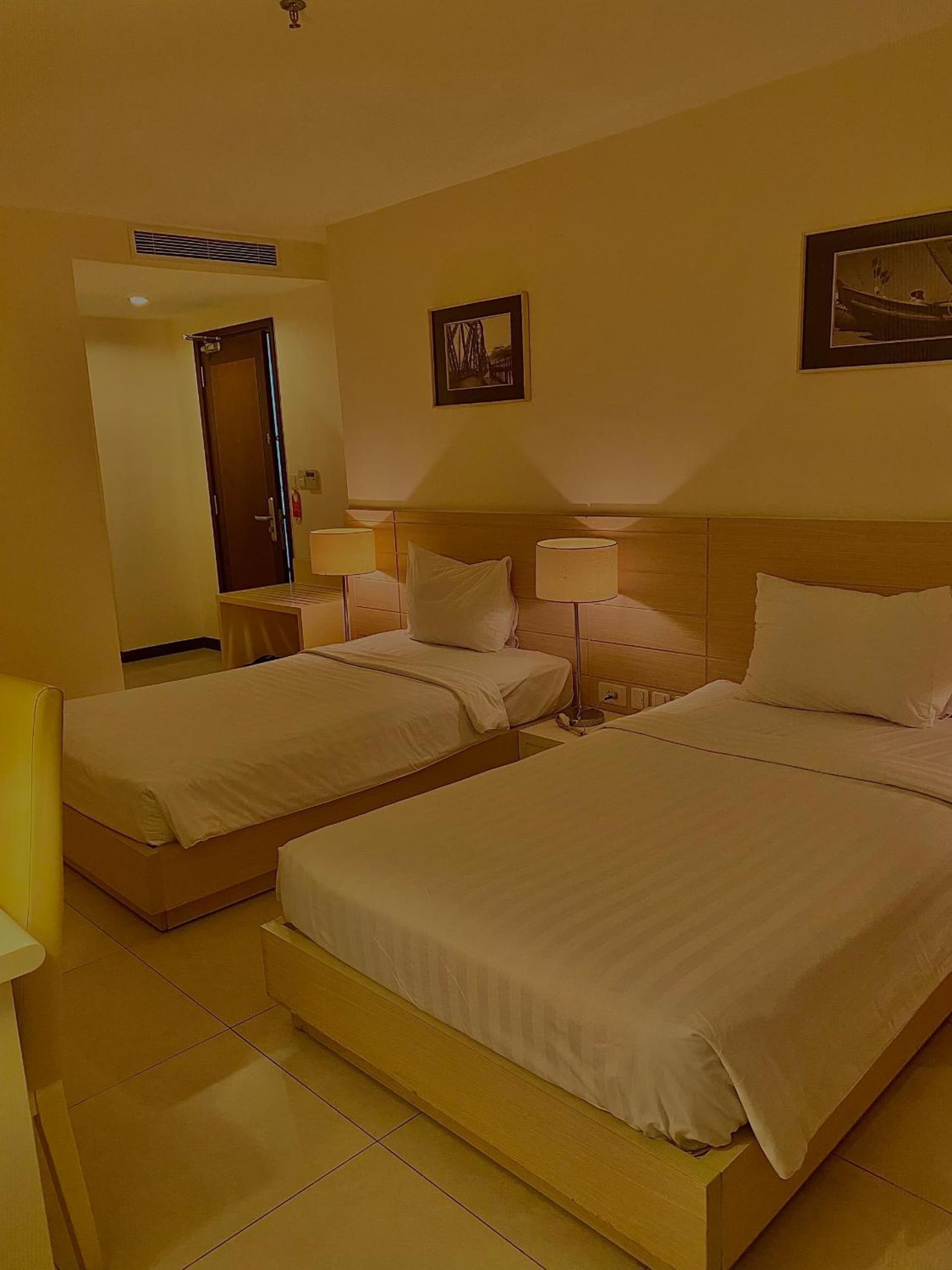 Nhi Phi Hotel