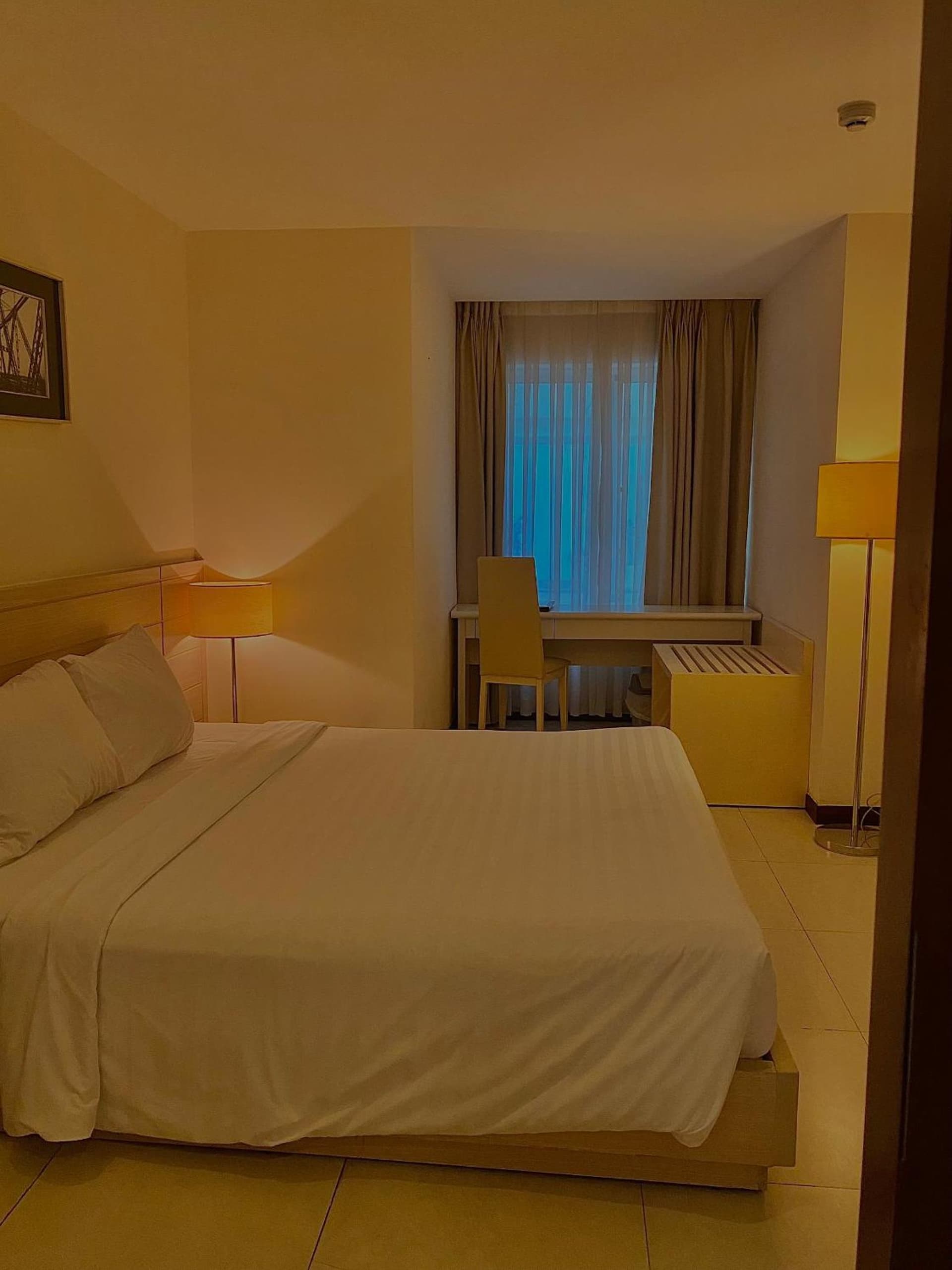 Nhi Phi Hotel
