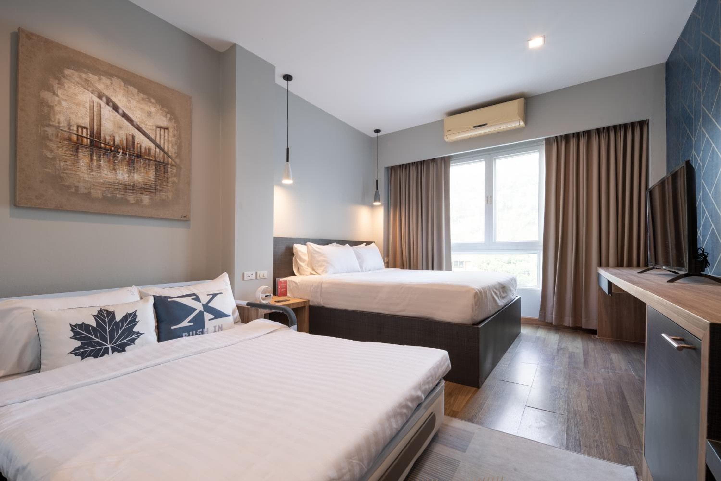 iCheck inn Gems Center Silom
