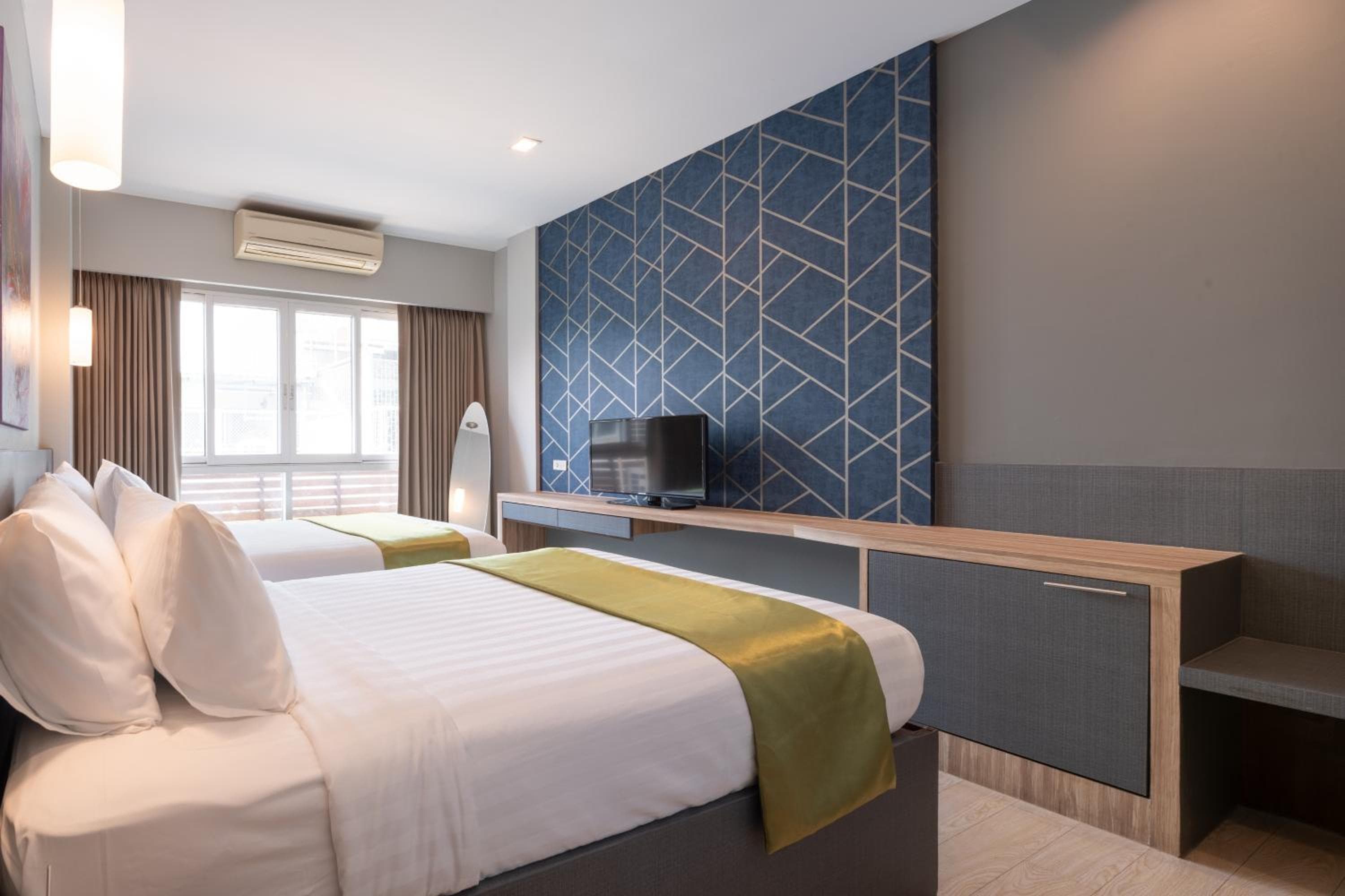 iCheck inn Gems Center Silom