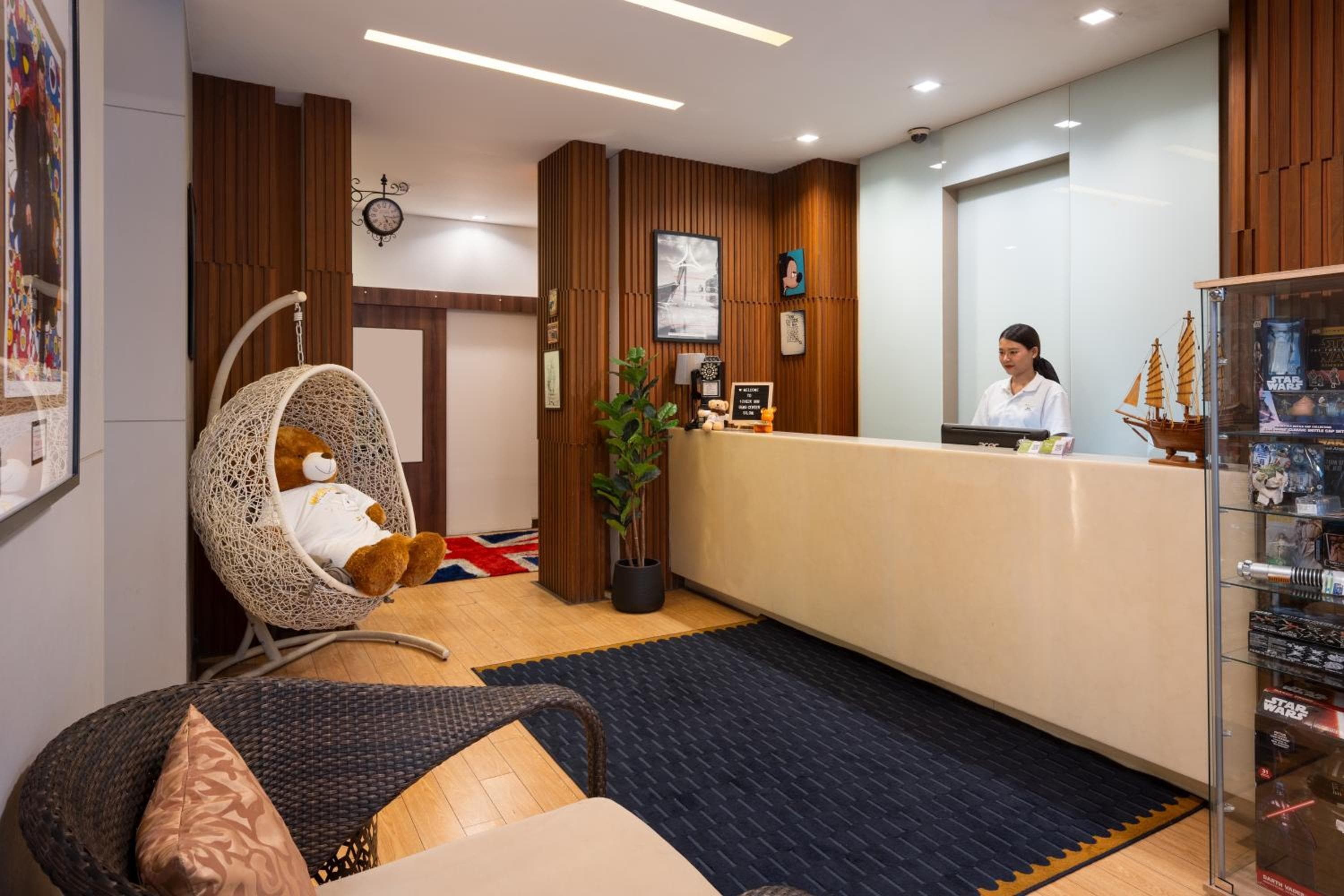 iCheck inn Gems Center Silom