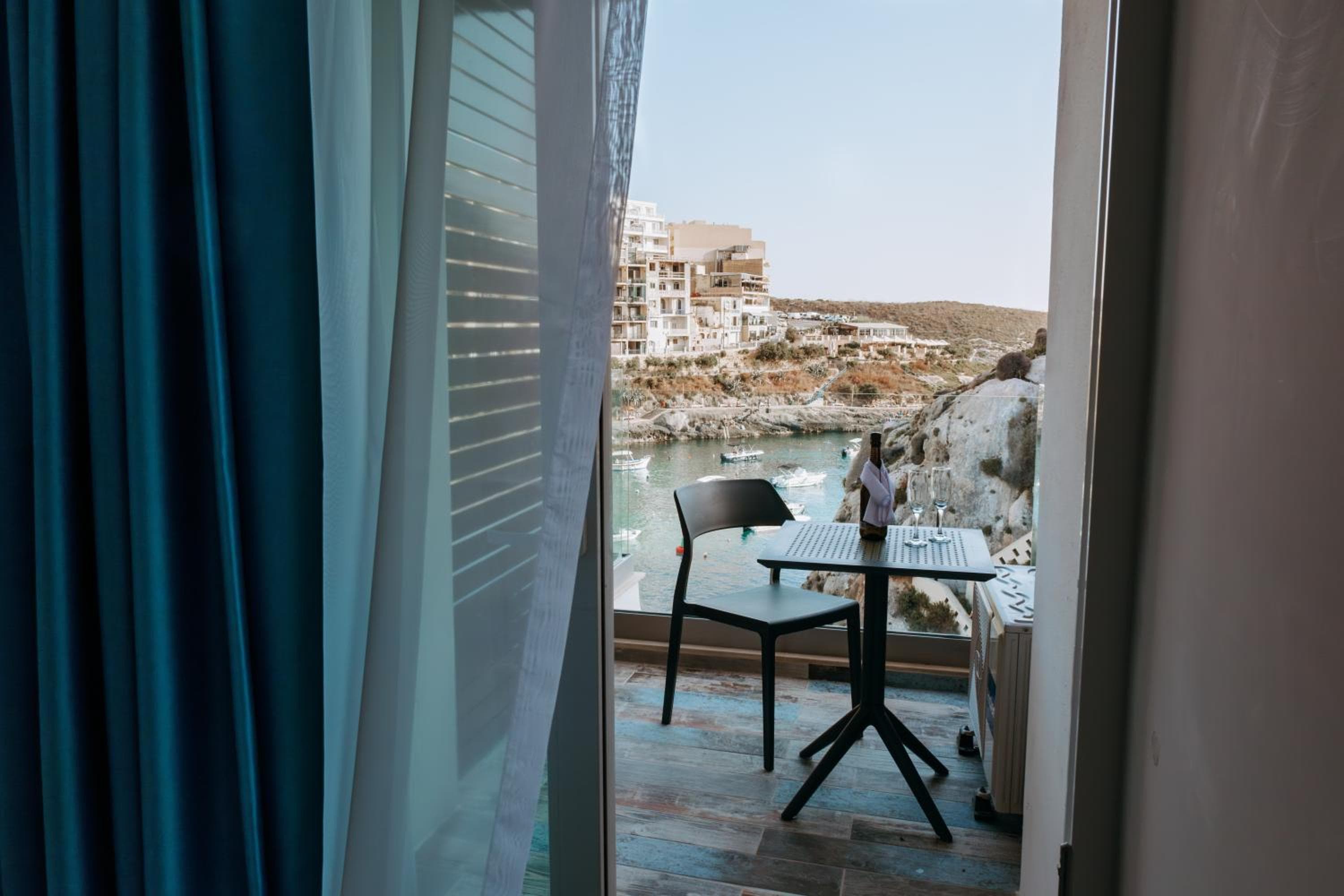 Blu Waters Boutique Hotel