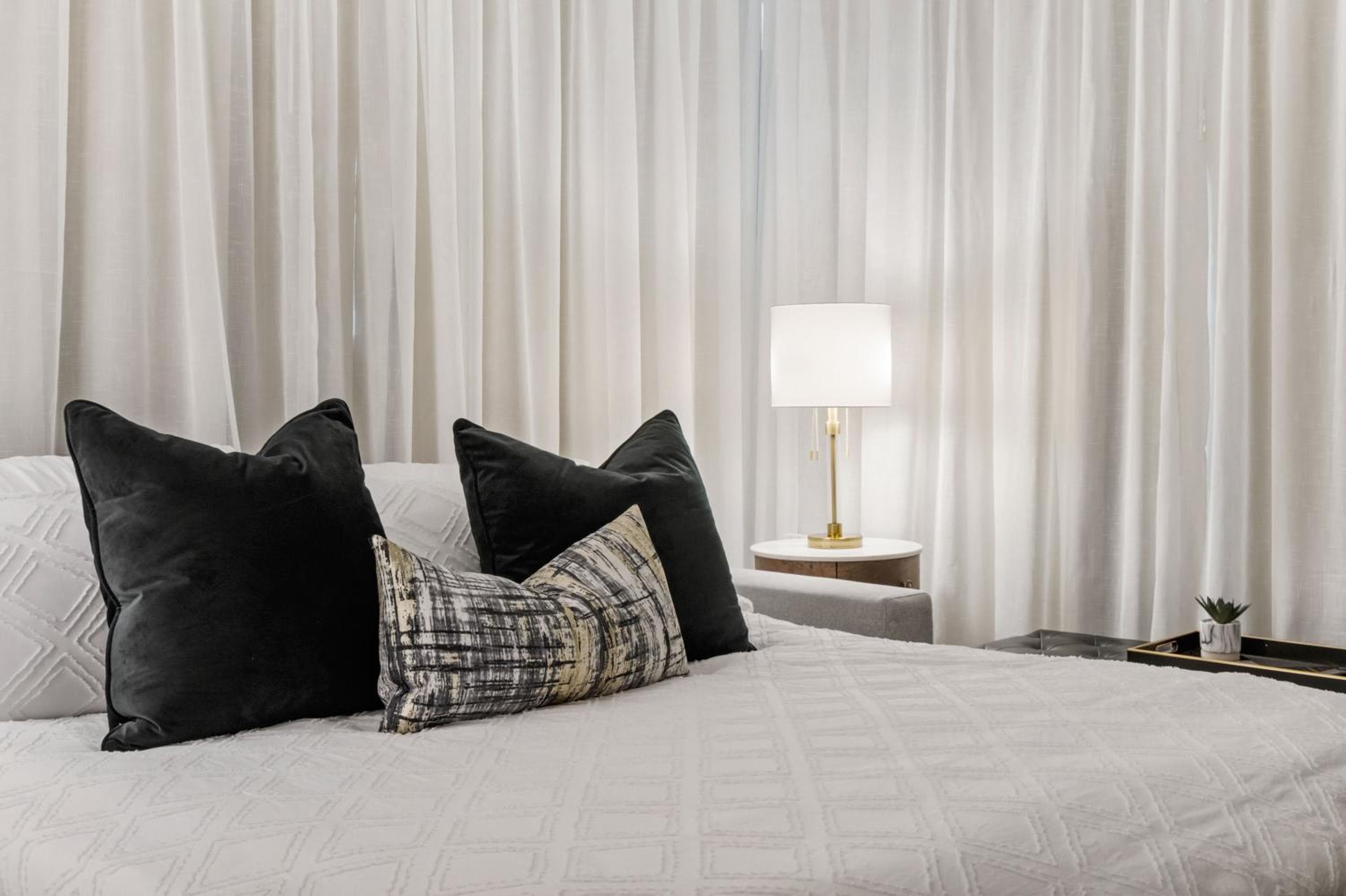 Elegant & Luxury 2 Bed Suite Close to Convention Centre