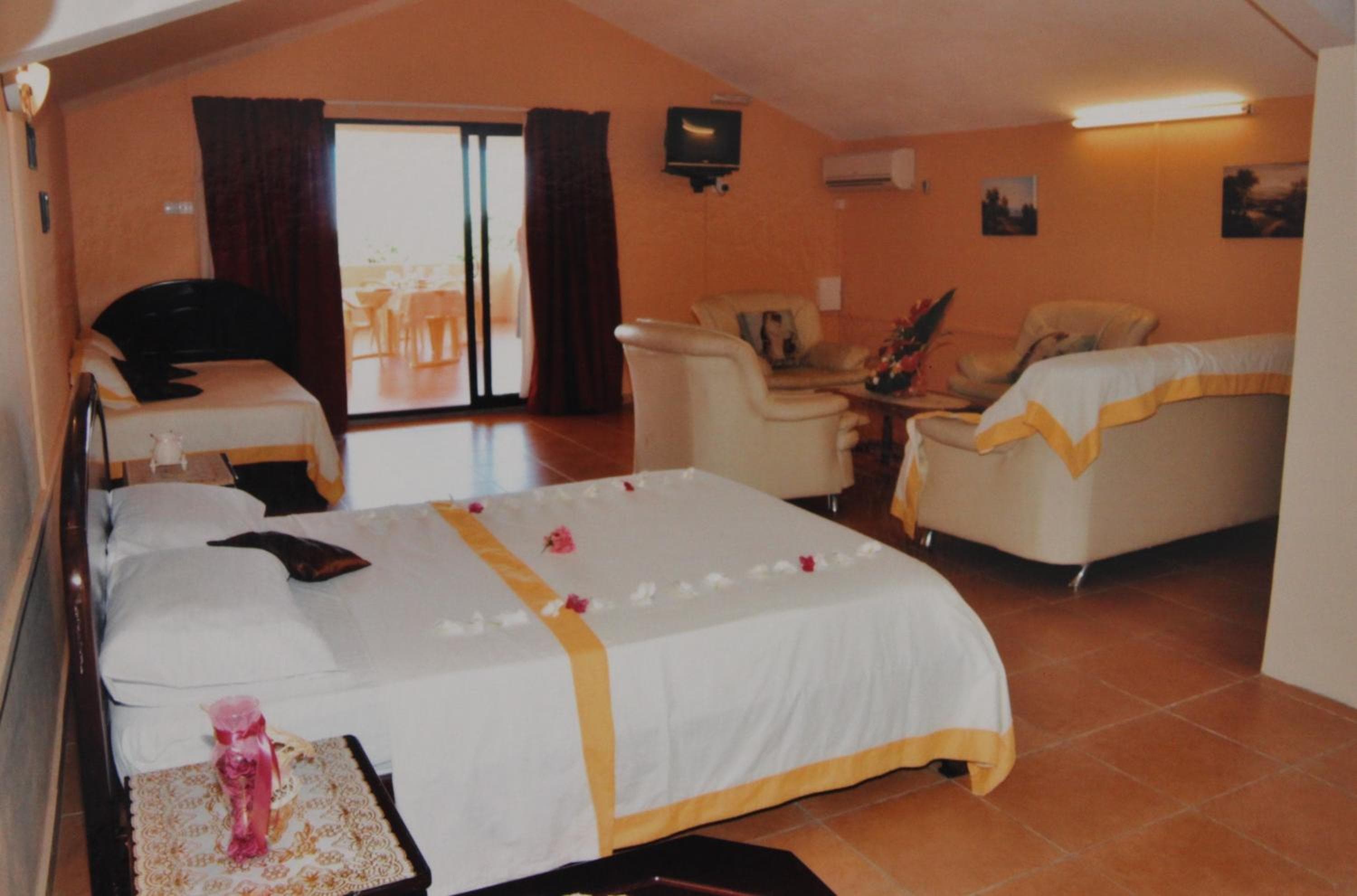 SM Lodge