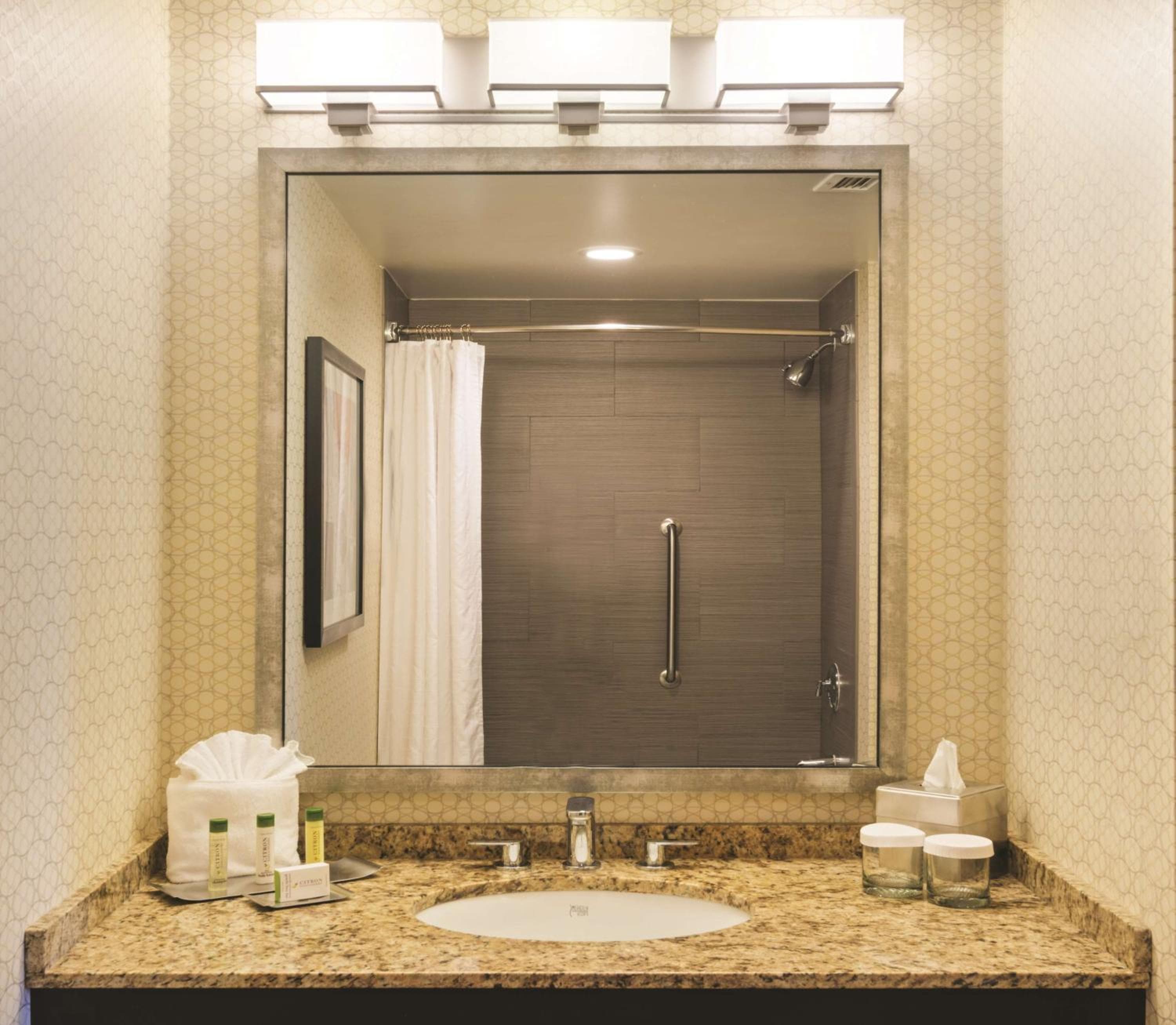 DoubleTree Suites by Hilton Austin Downtown Capitol