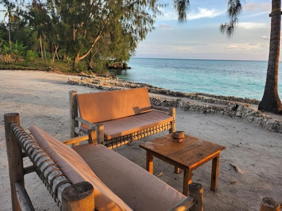 Sunset Getaway- Villa Njukuti
