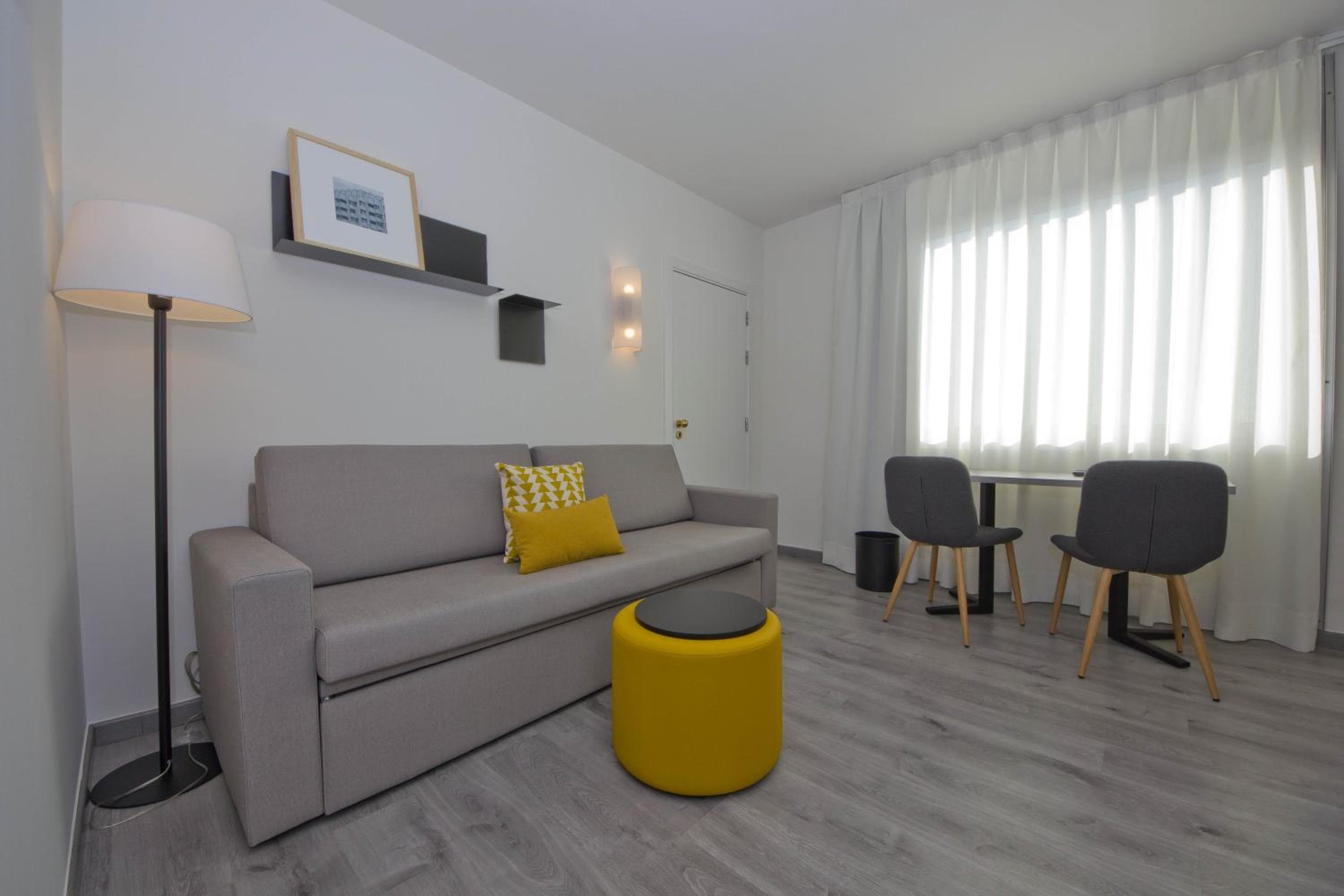 Aparthotel Atenea Valles