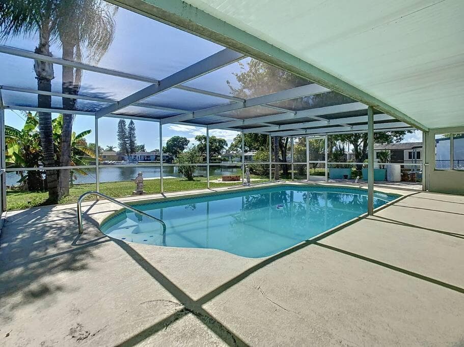 Lakefront Paradise with Private Pool