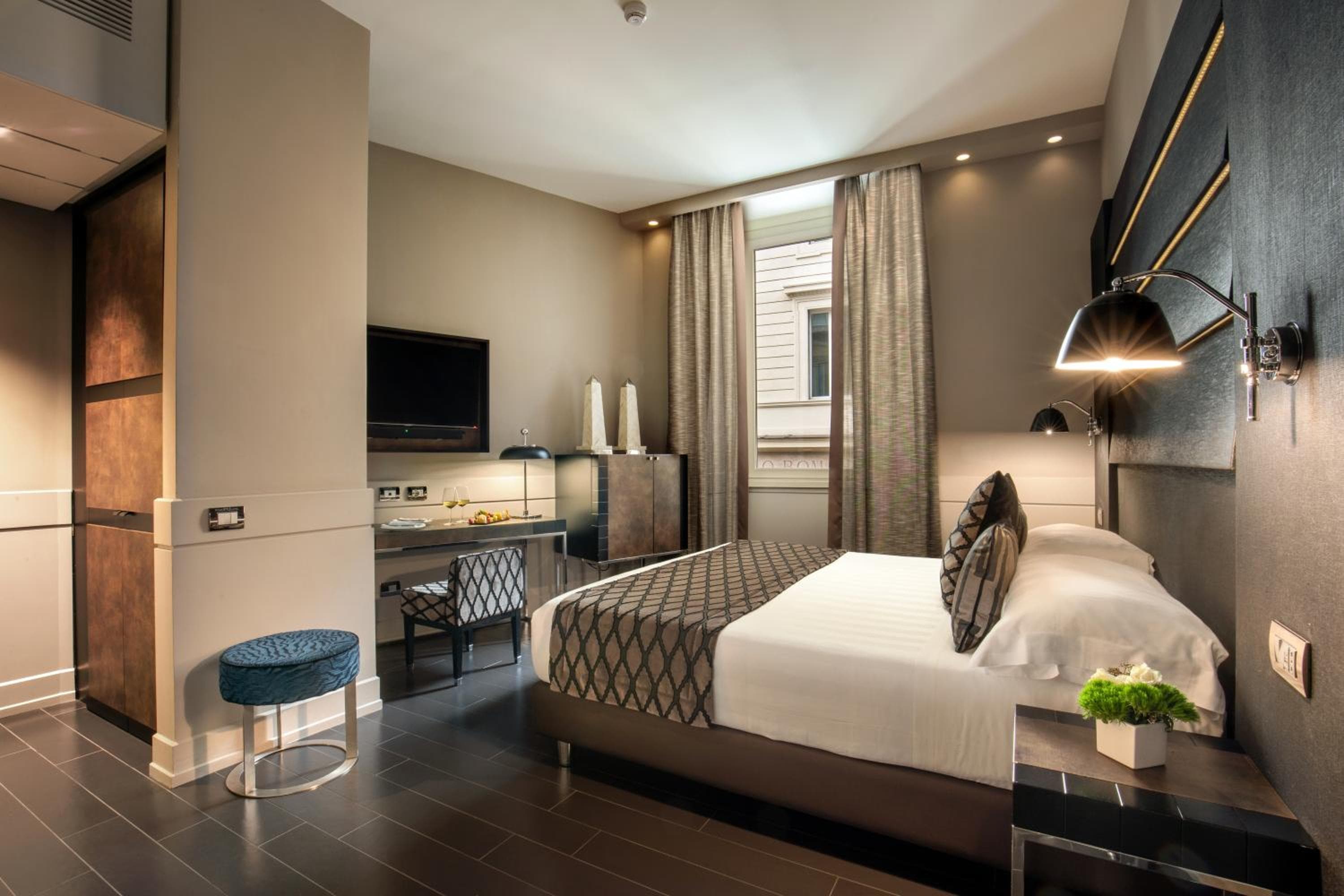 hotel room