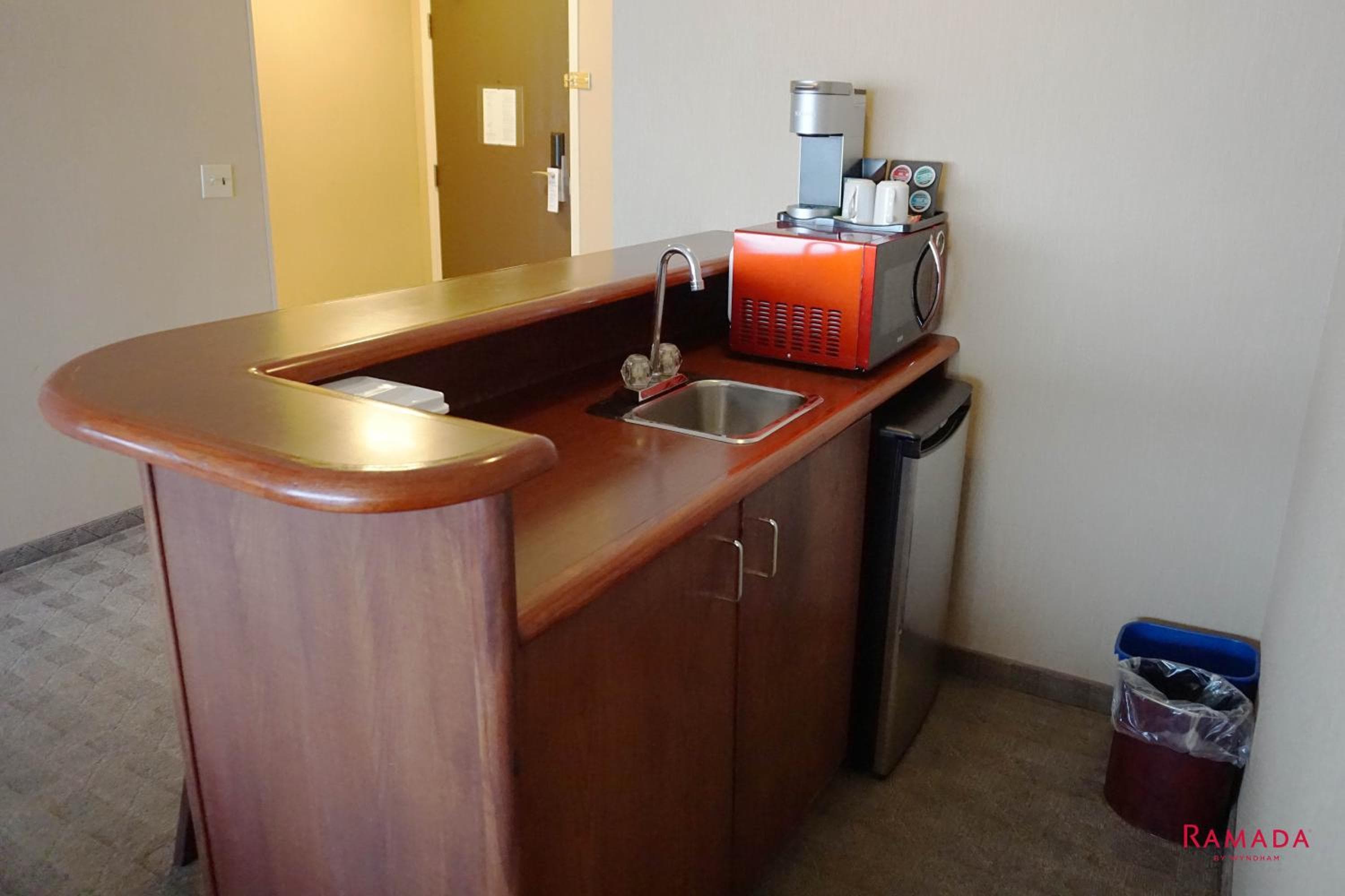 Ramada by Wyndham Kelowna Hotel & Conference Center