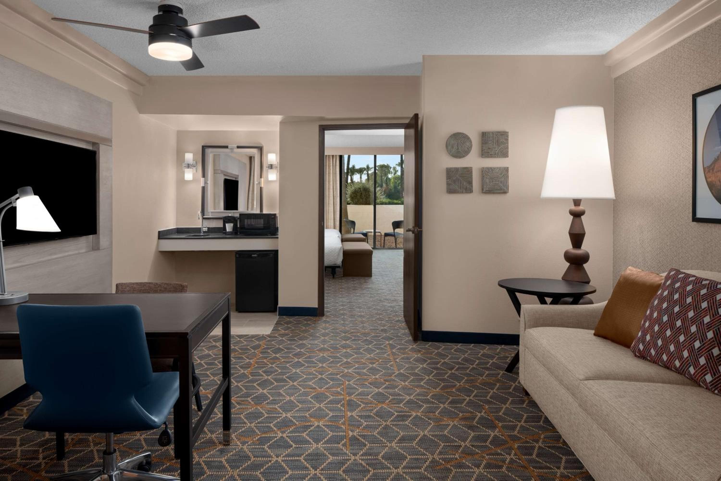 Embassy Suites by Hilton Phoenix Biltmore