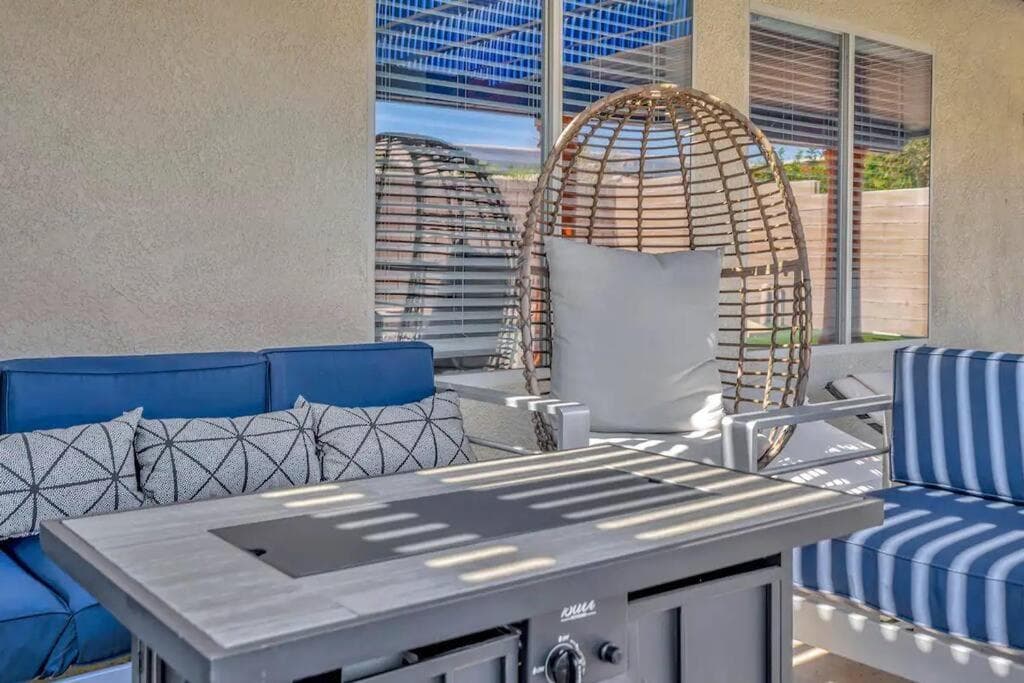 New Pool & Spa Home GameRoom FirePit Stylish