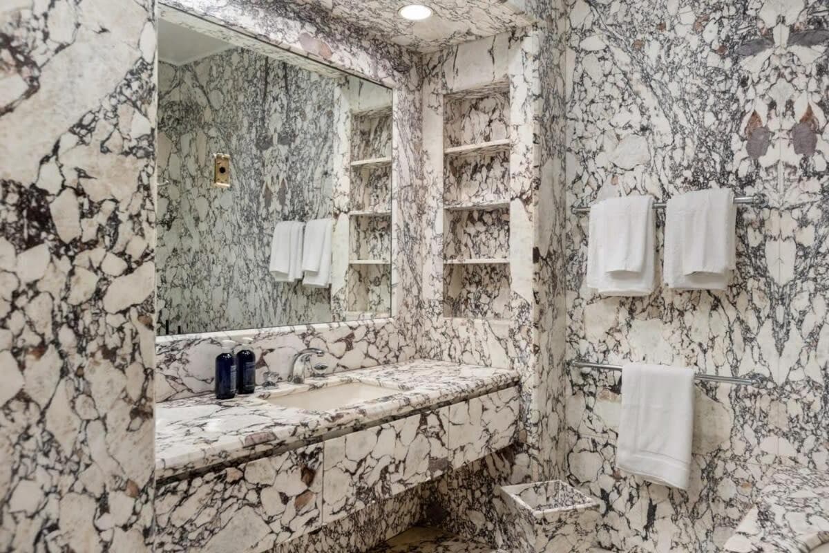 Chelsea Canvas II by RoveTravel Large 3BR Duplex