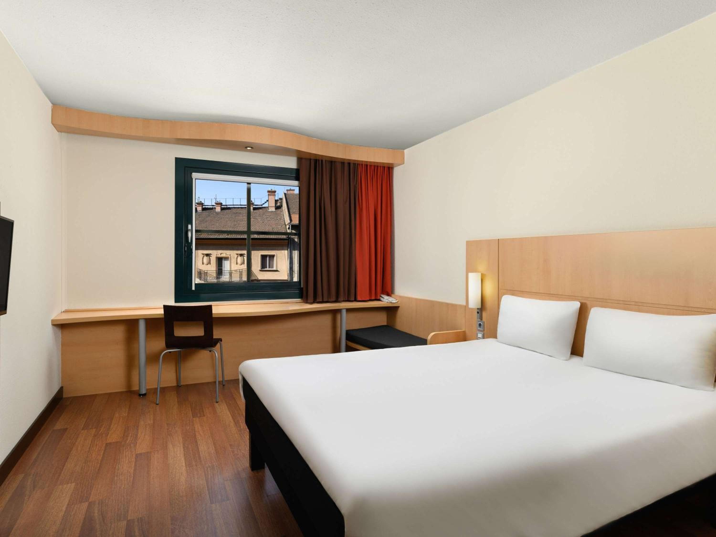 Ibis Budapest Heroes Square