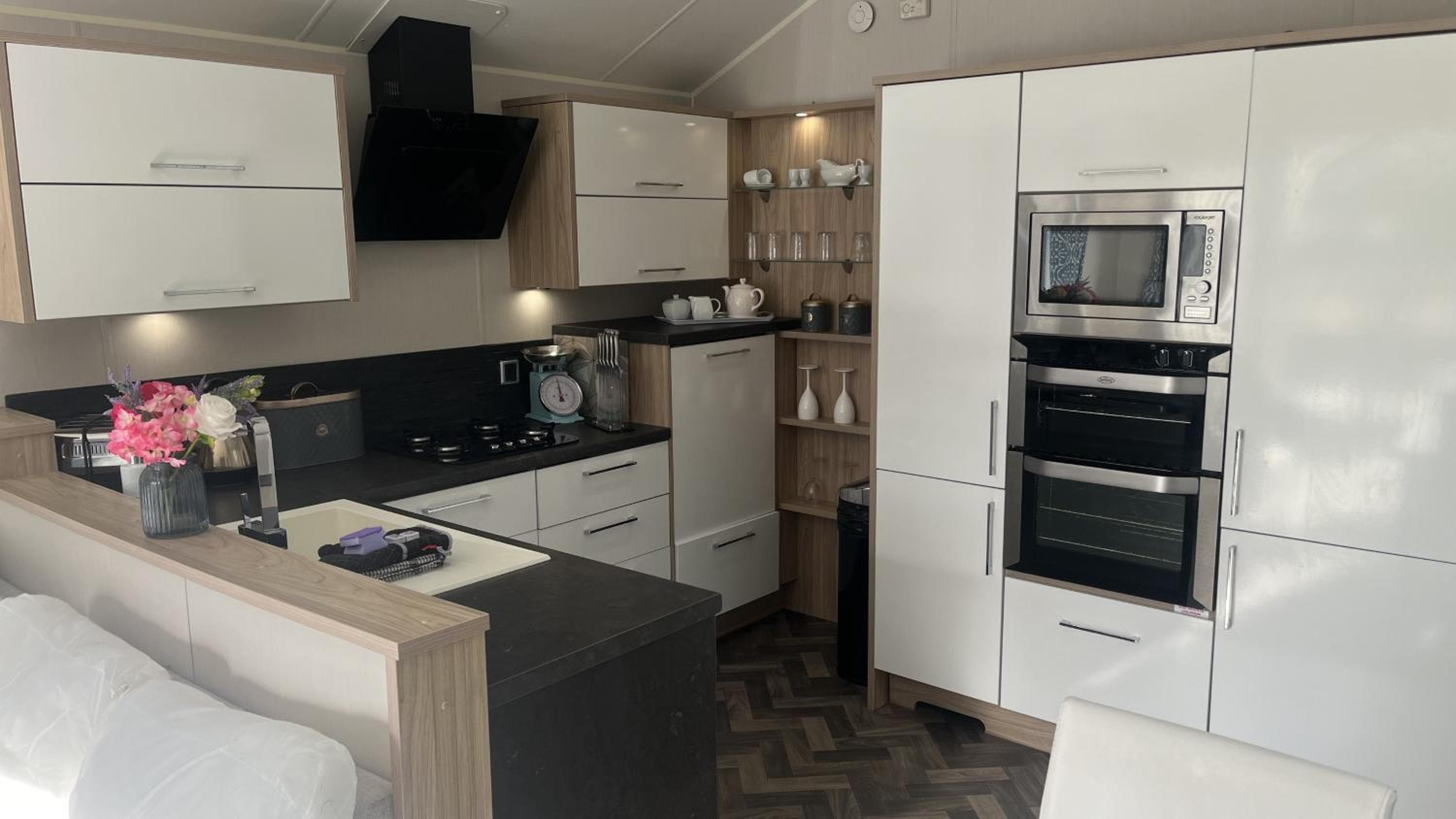 Pet Friendly 2-Bed Lodge near Preston & Blackpool