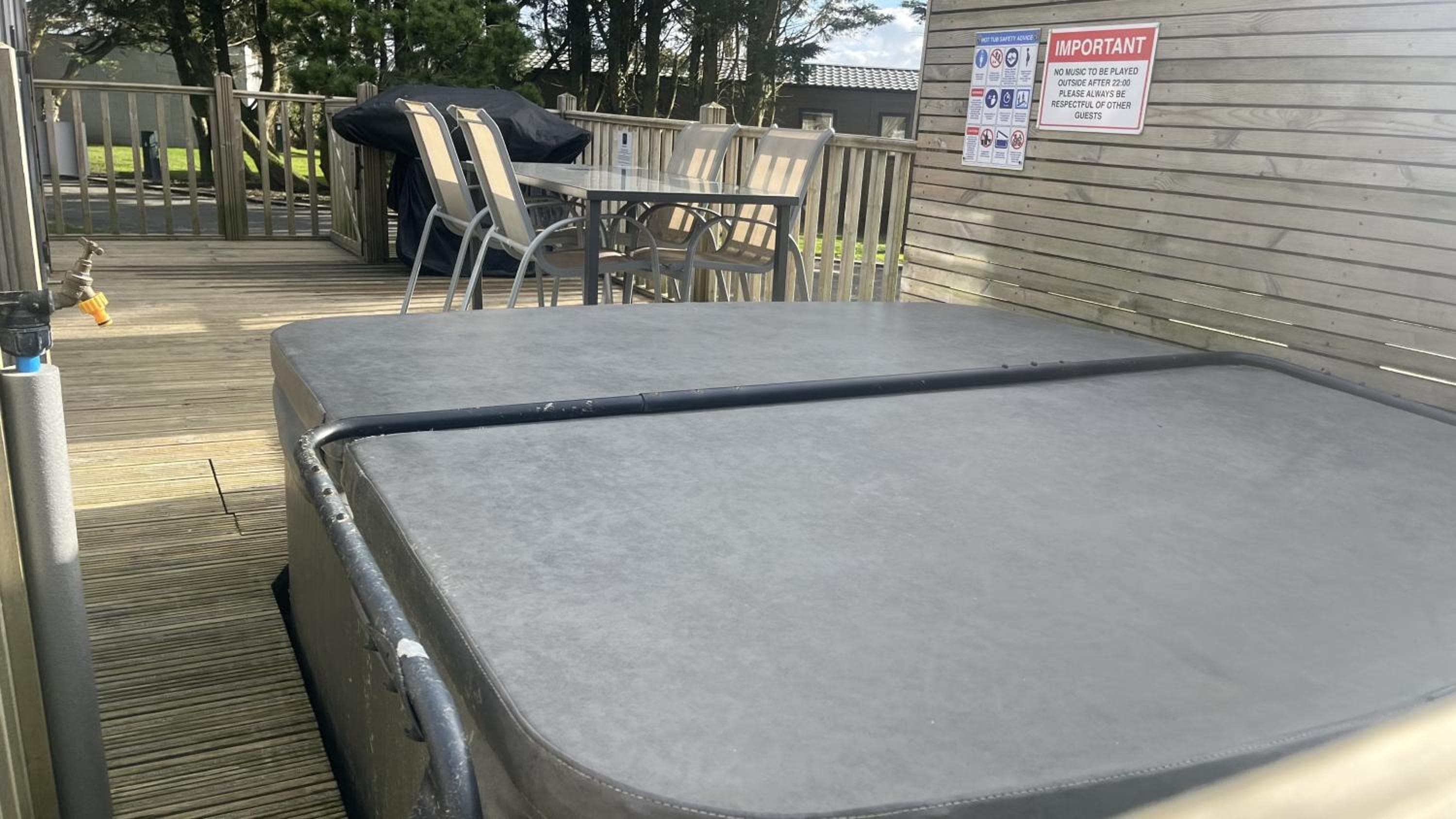 Pet Friendly 2-Bed Lodge near Preston & Blackpool
