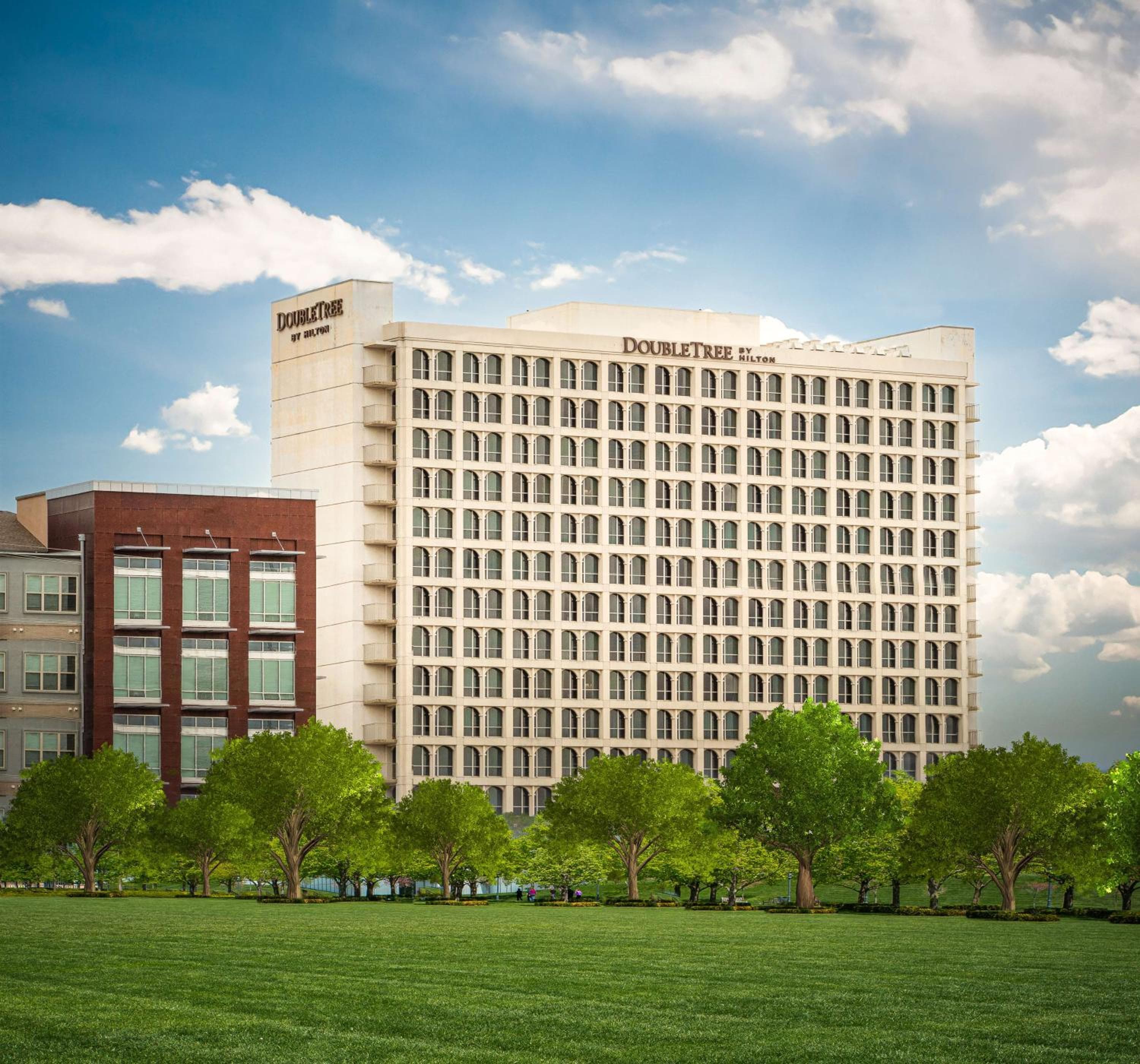 DoubleTree by Hilton Dallas Market Center