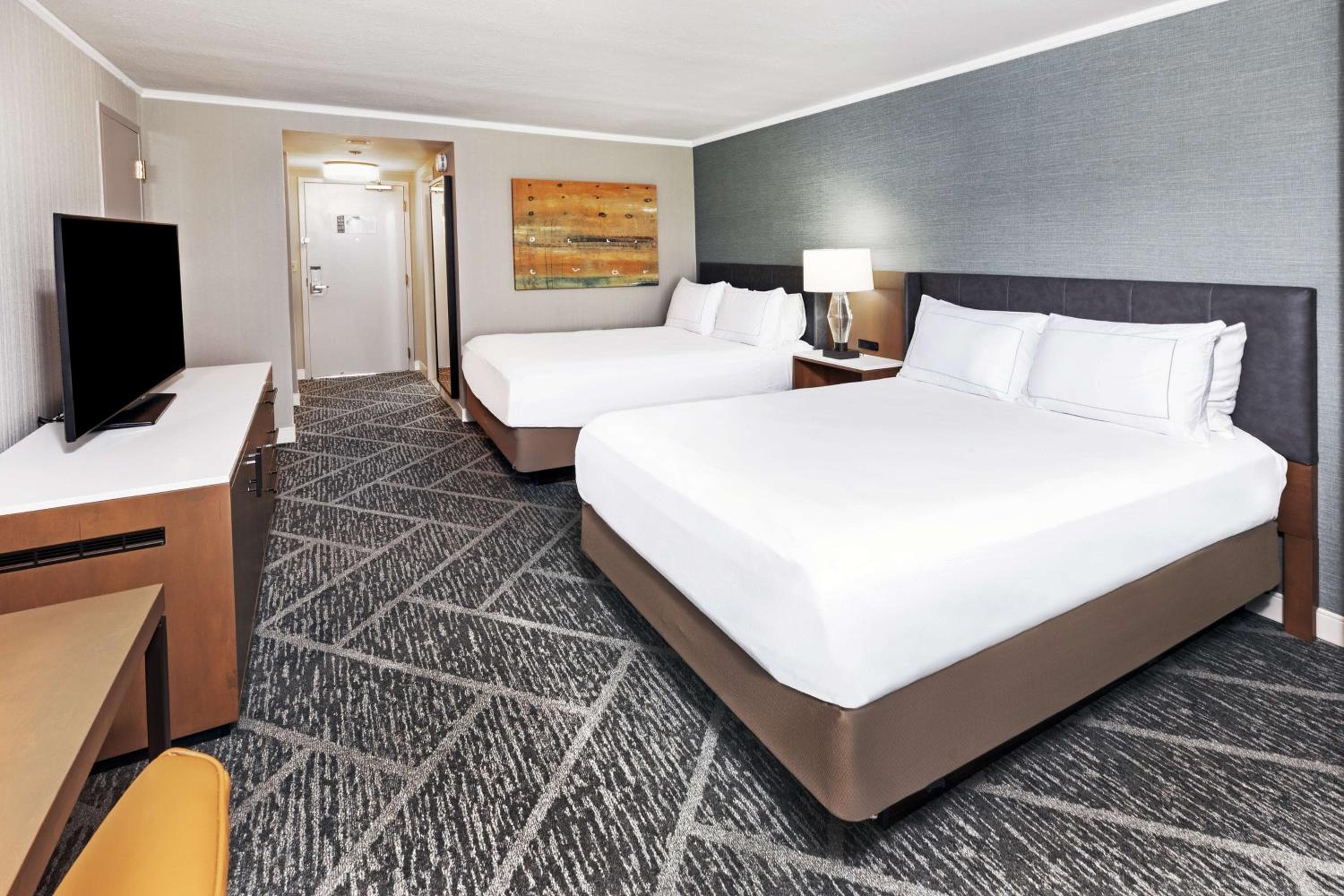DoubleTree by Hilton Tulsa - Warren Place
