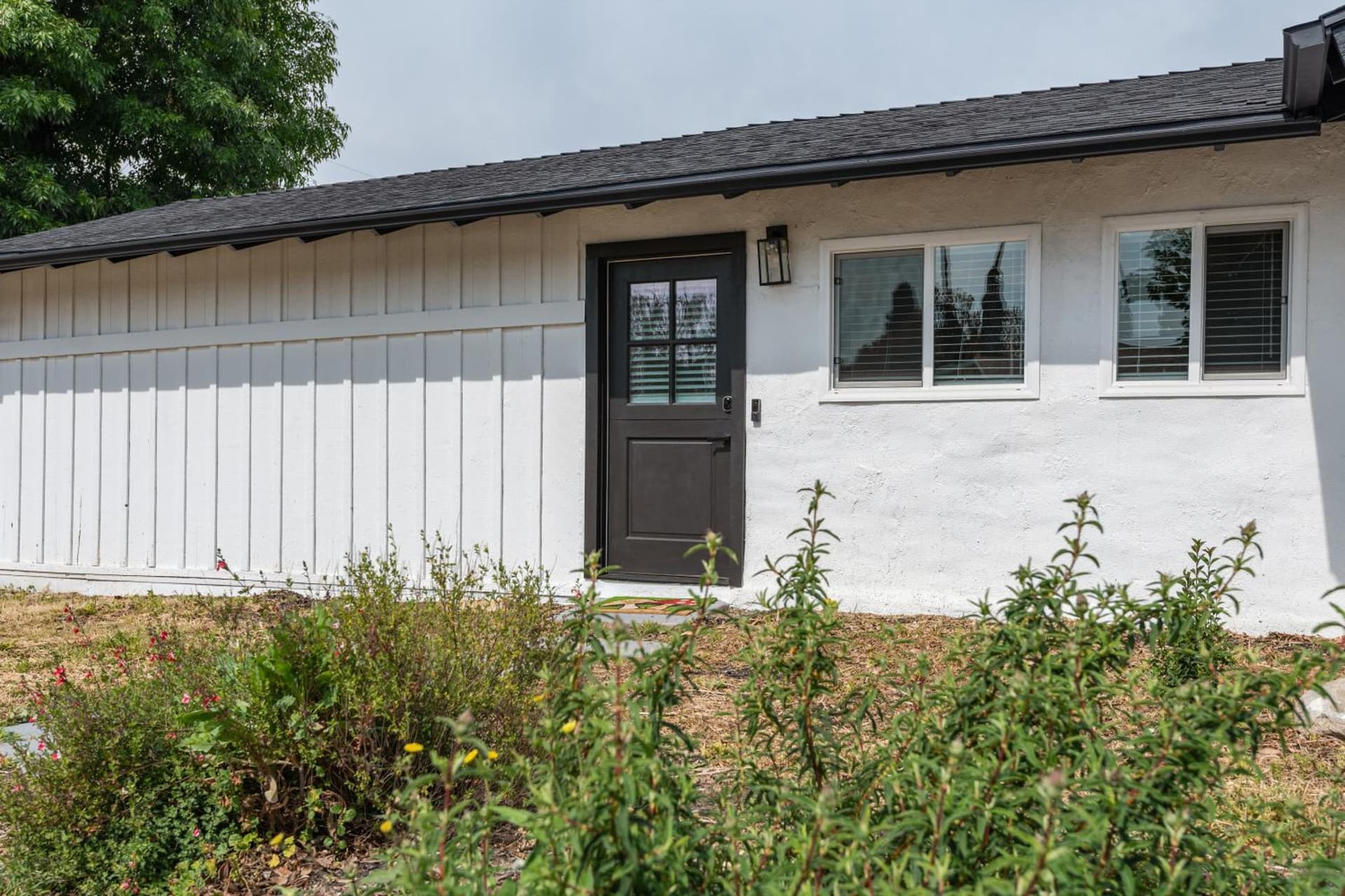 Private Studio Oasis with Nature at Your Doorstep