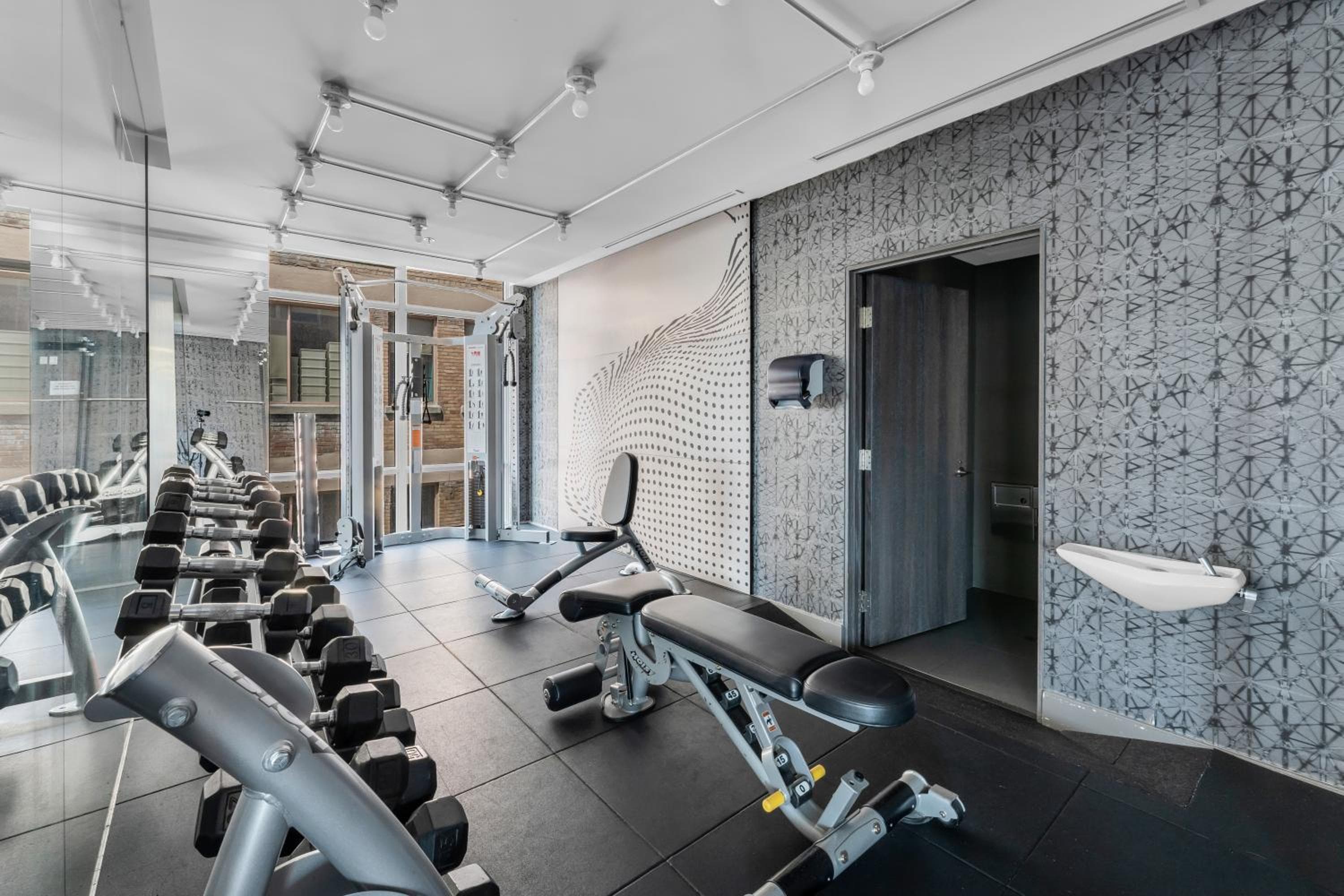 Designer One Bedroom Suite - Entertainment District Toronto