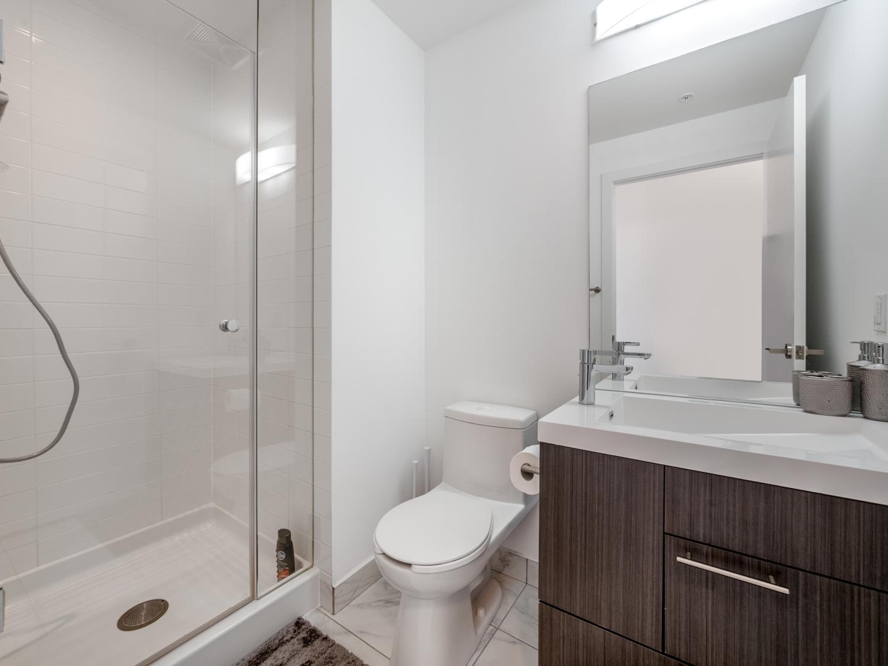 Designer One Bedroom Suite - Entertainment District Toronto