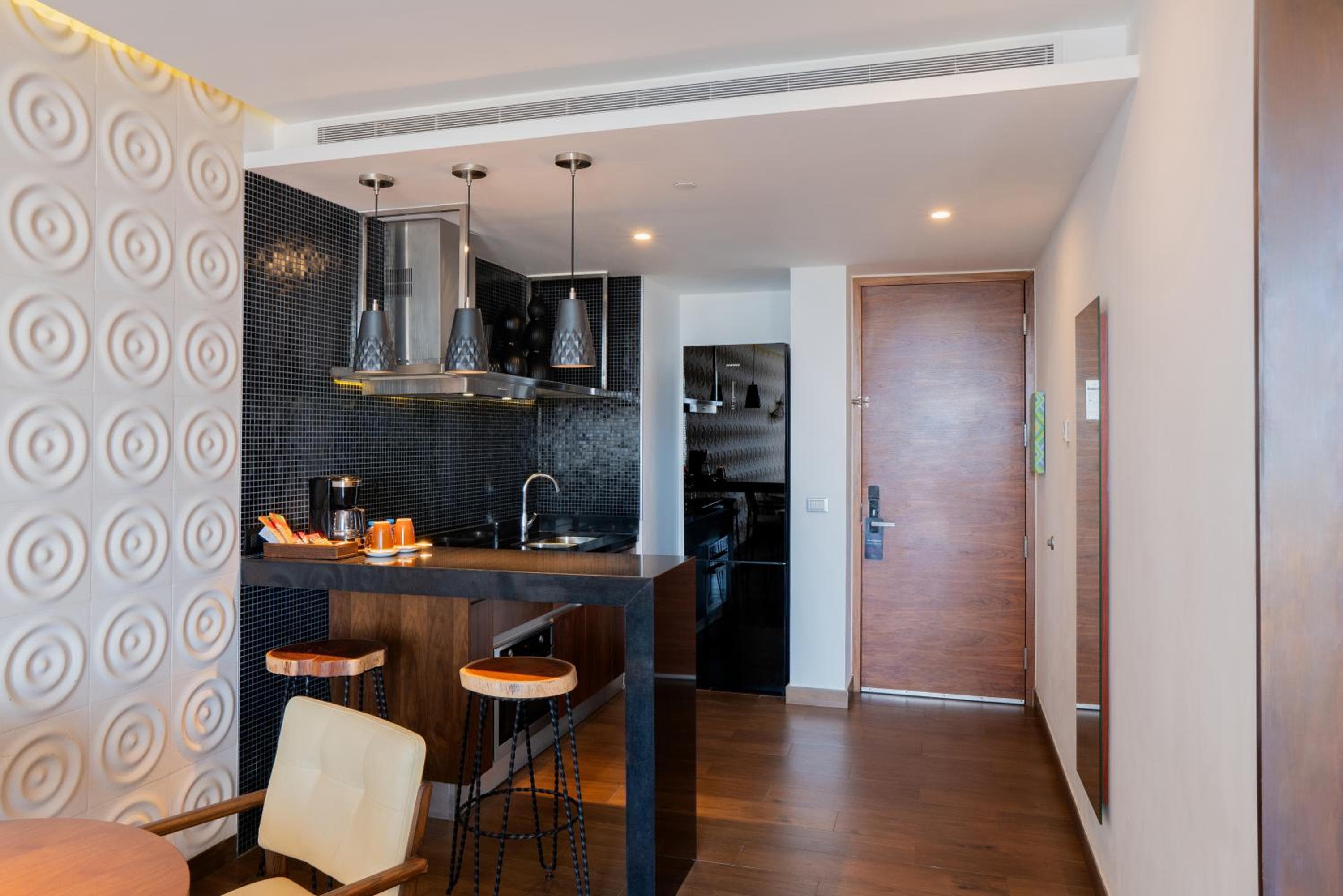 The Fives Downtown Hotel & Residences, Curio Collection by Hilton