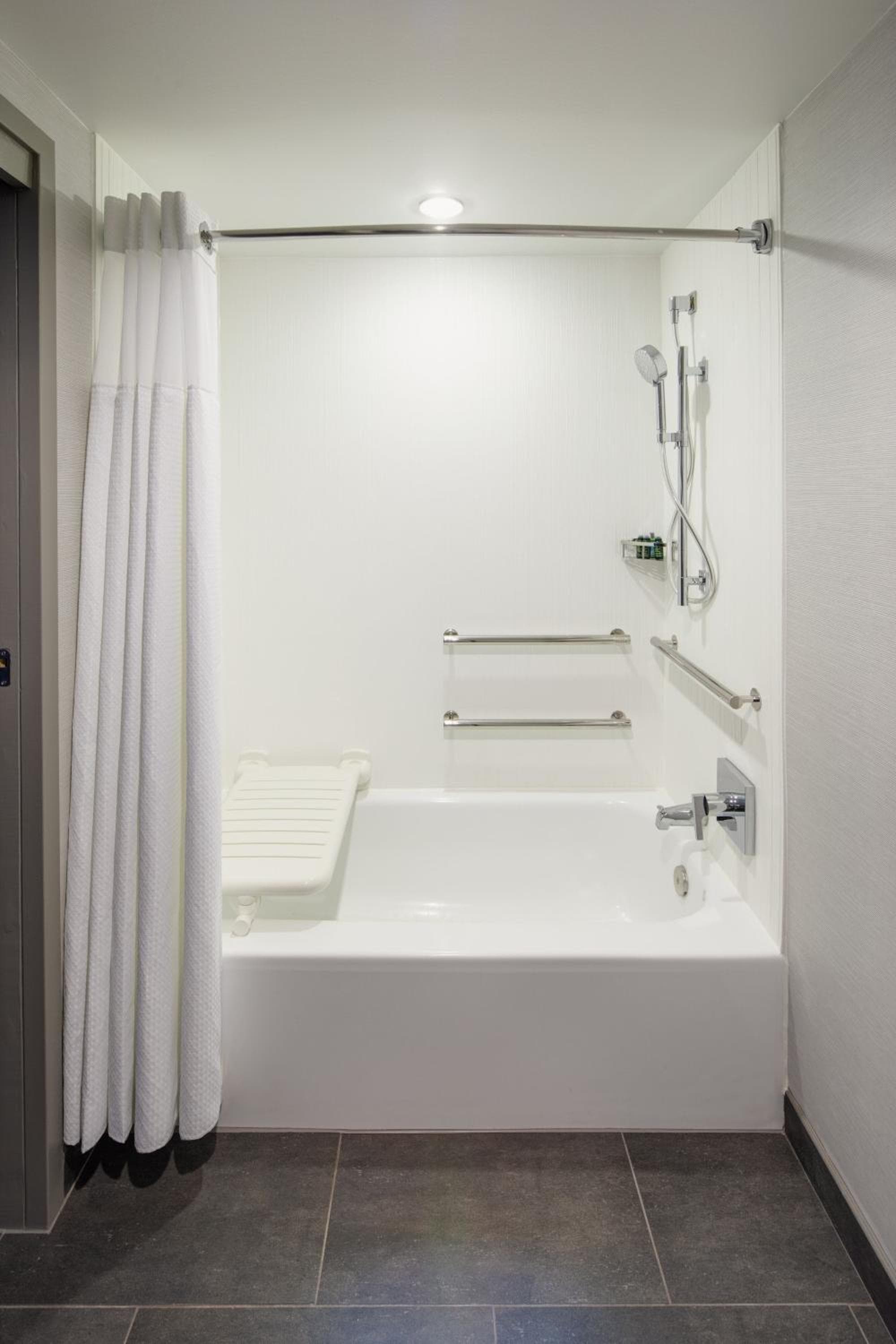 Courtyard by Marriott Chicago Downtown/River North