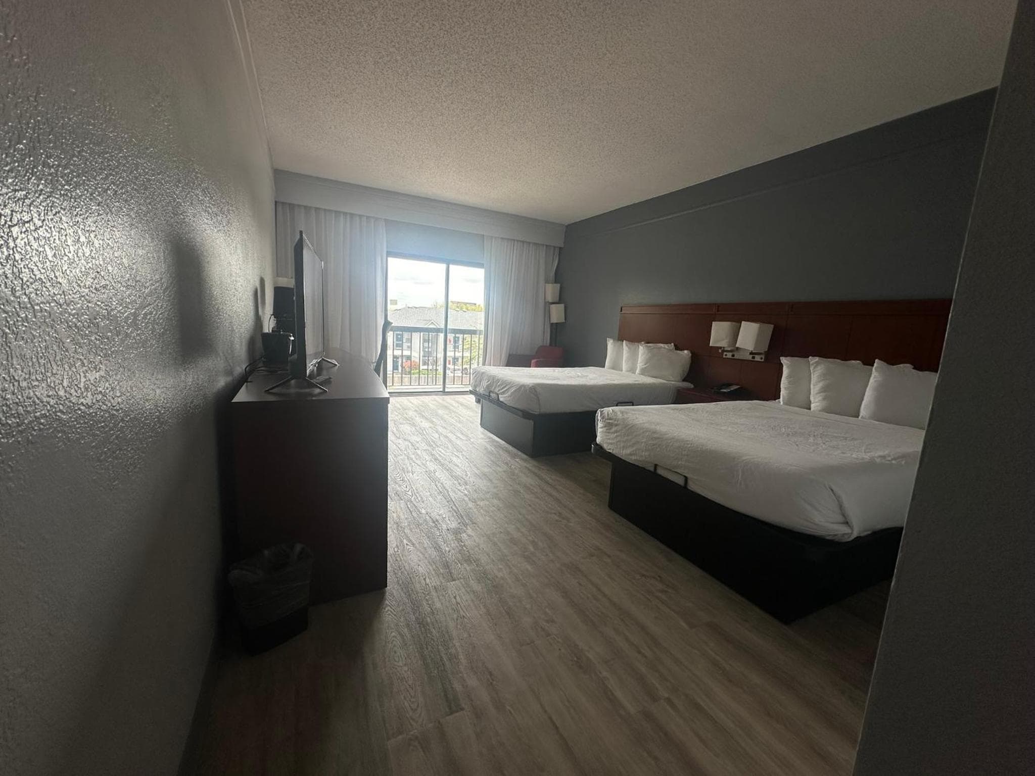 Super 8 by Wyndham Dallas Love Field Airport