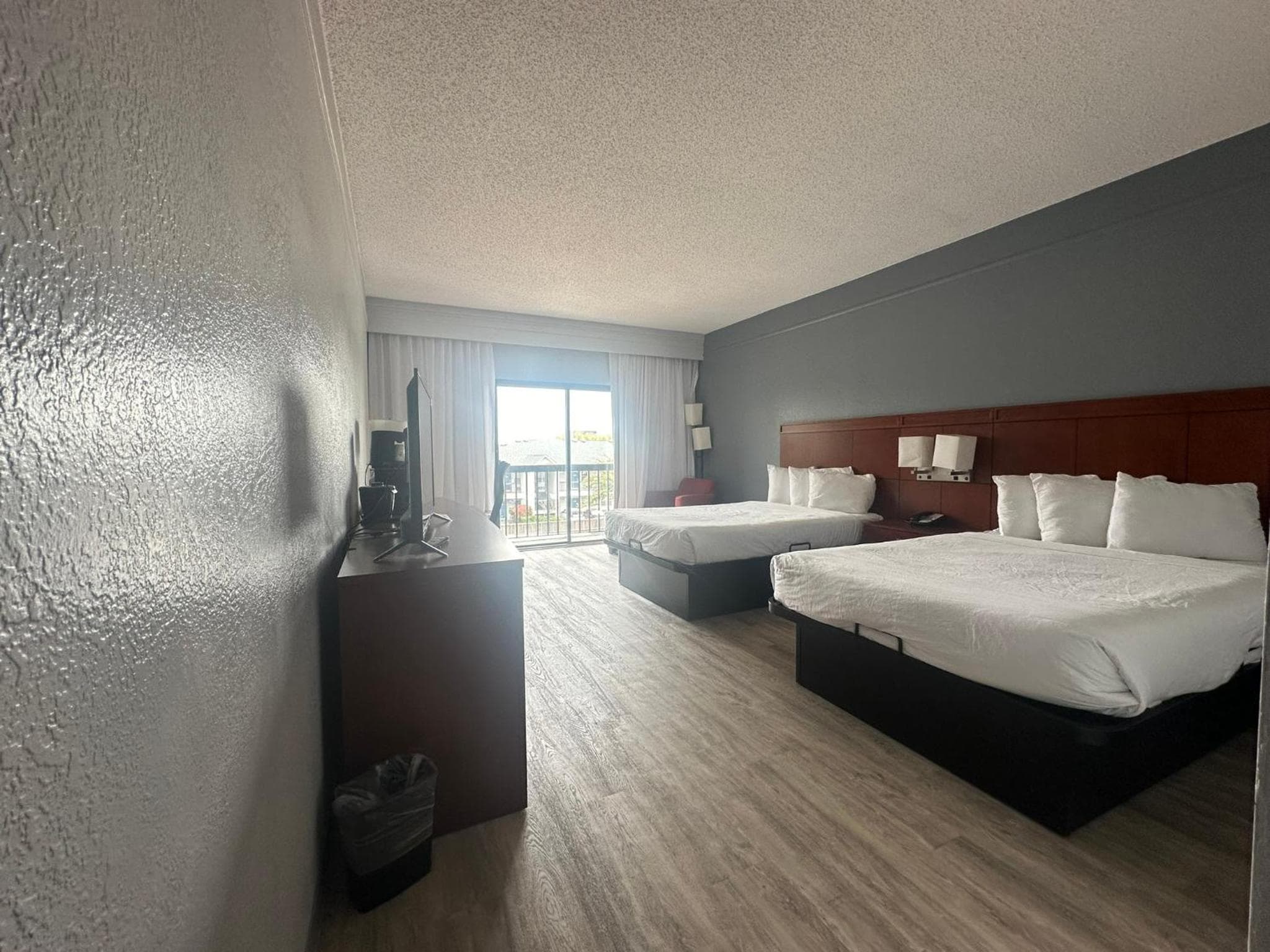 Super 8 by Wyndham Dallas Love Field Airport