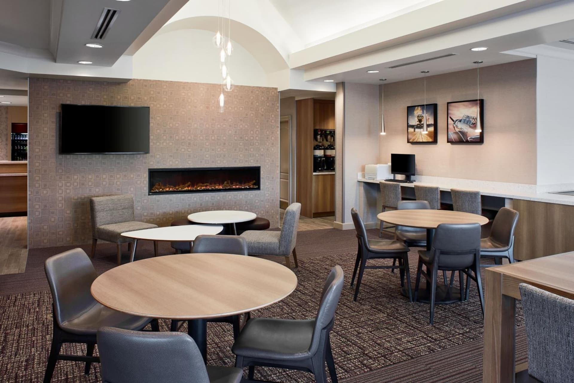 Residence Inn by Marriott Mississauga-Airport Corporate Centre West