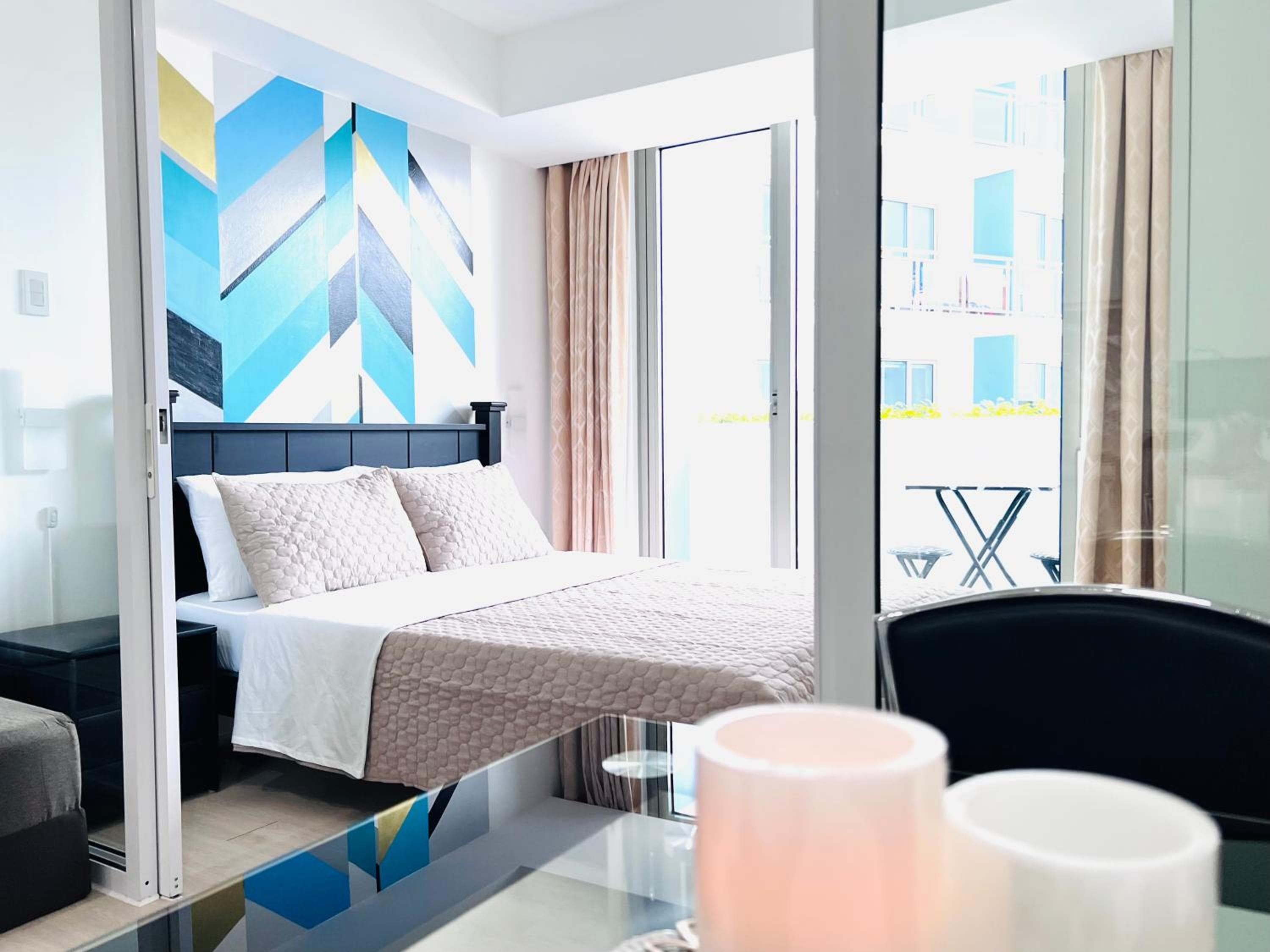 Azure Lovely and Refreshing 1 Bedroom Suite