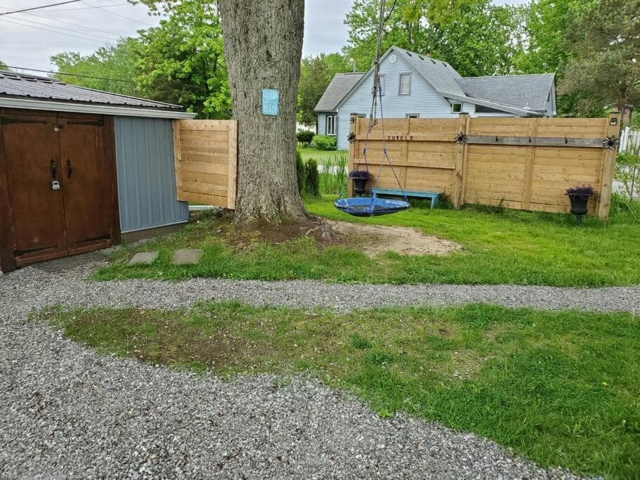 Lazy Daisy - Perfect cottage for a Lake Erie getaway!