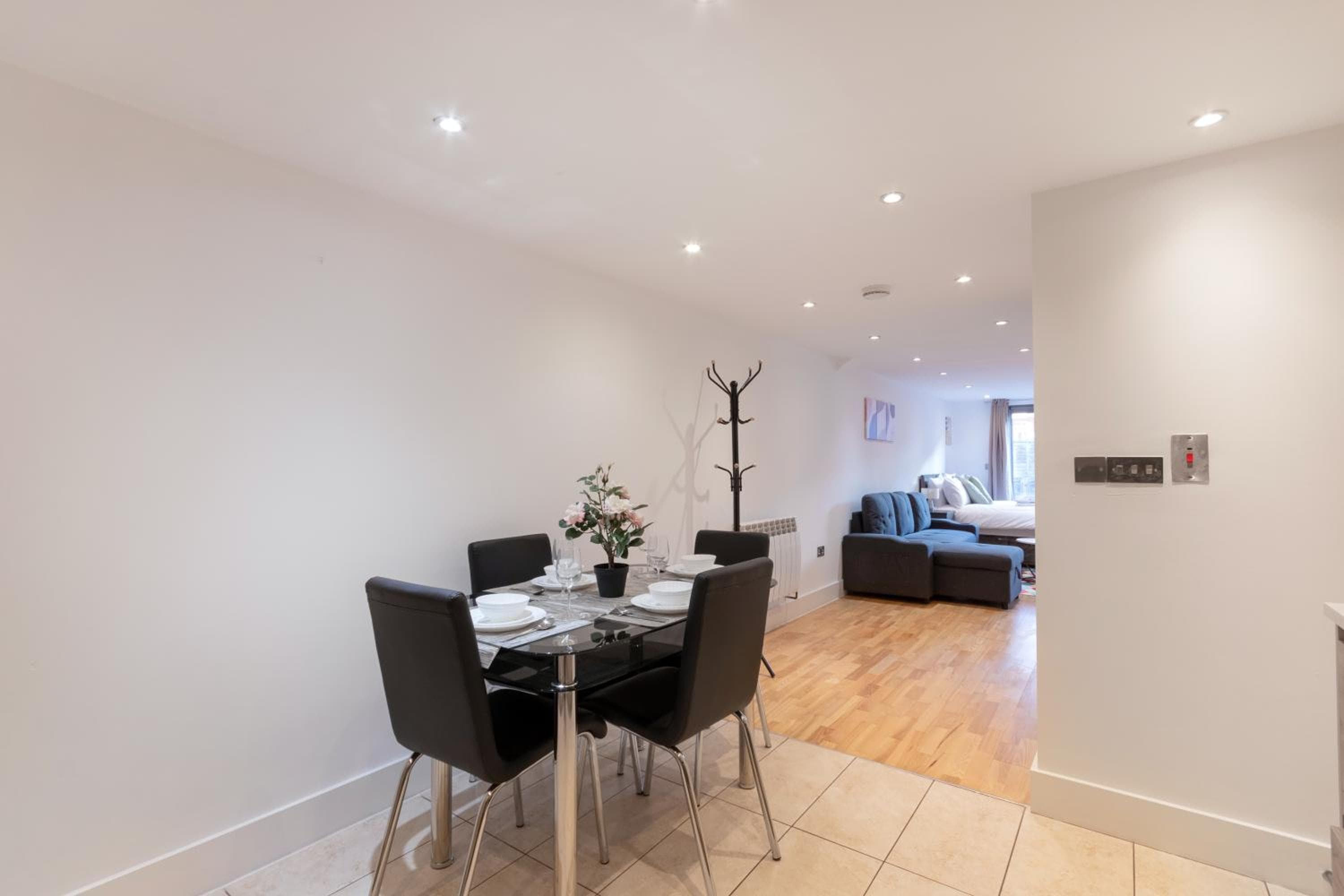 Charming Studio Flat in Kingston KT2, London