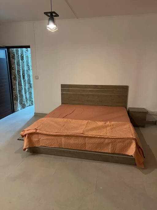 Adorable 2 Bedroom Apartment