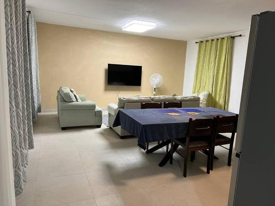 Adorable 2 Bedroom Apartment