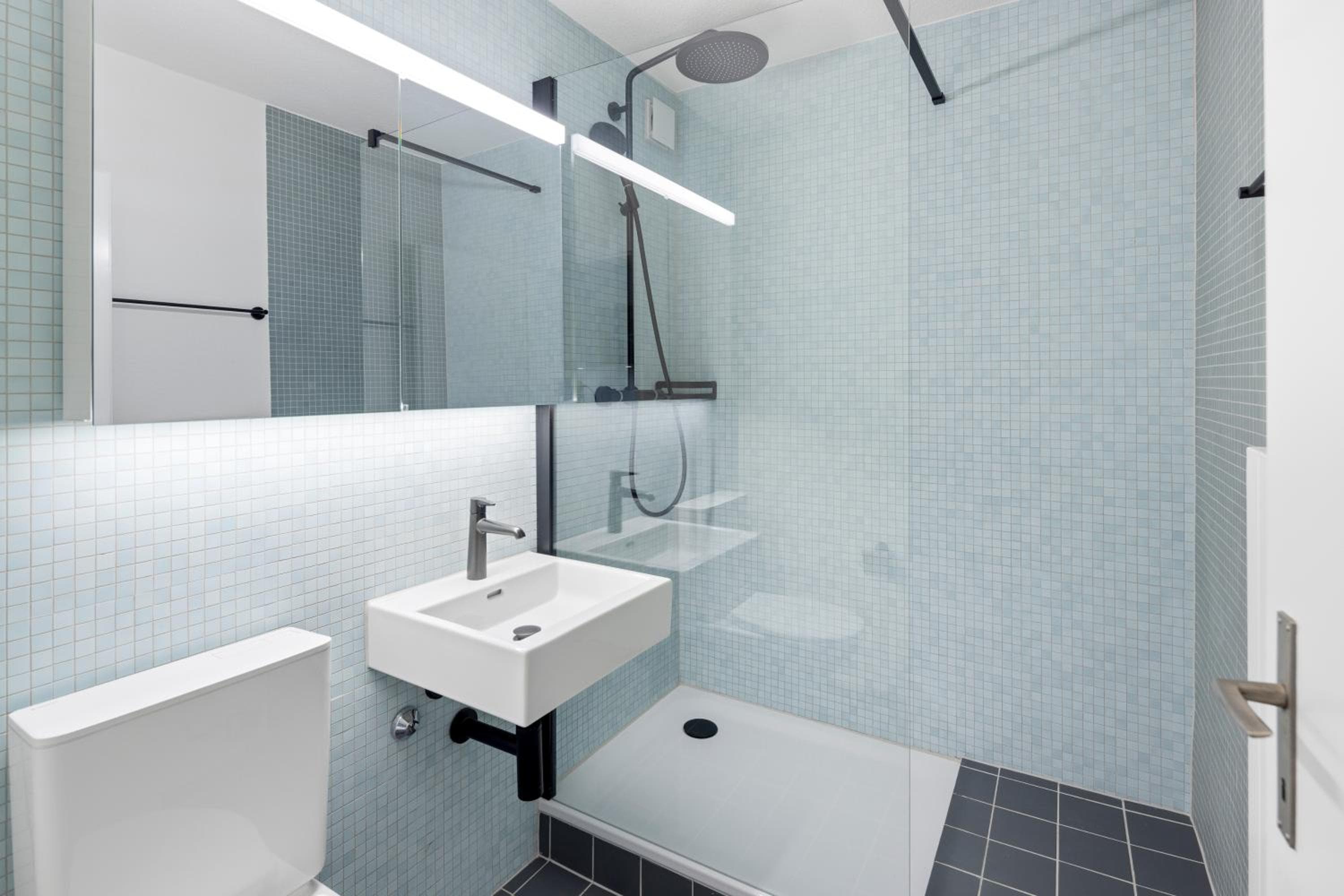 STAYY Sky Studio Premium Apartment near Limmattal Hospital - 24h Self Check-in with free Parking