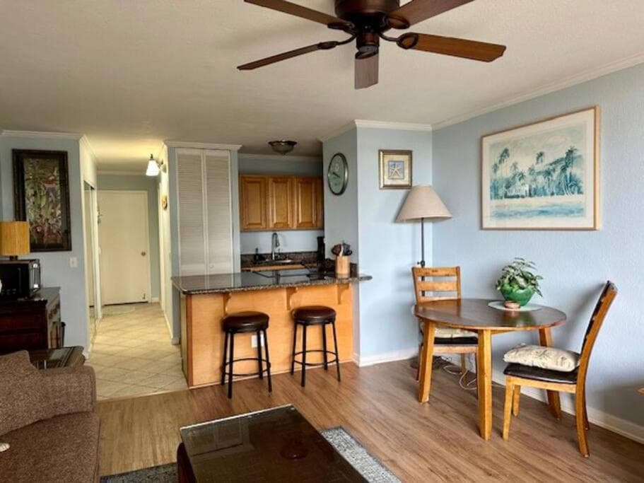 Maui Vista one bedroom across the street from Kam1 beach shops and restaurants