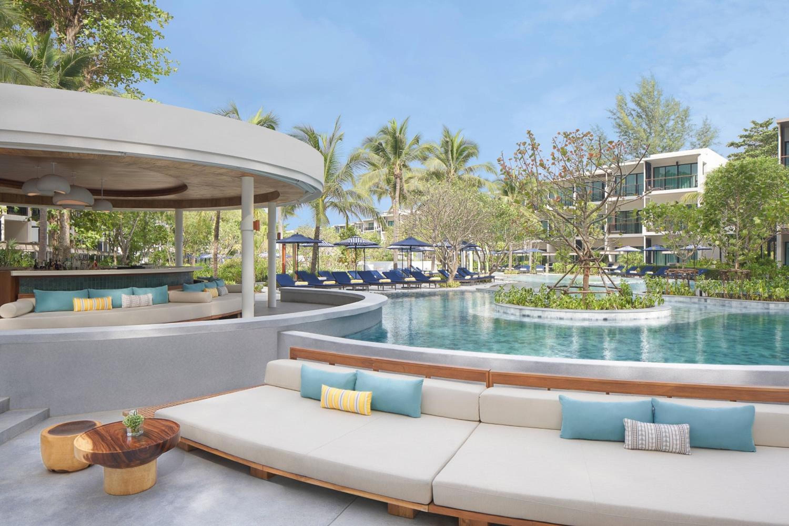 Le Meridien Phuket Mai Khao Beach Resort