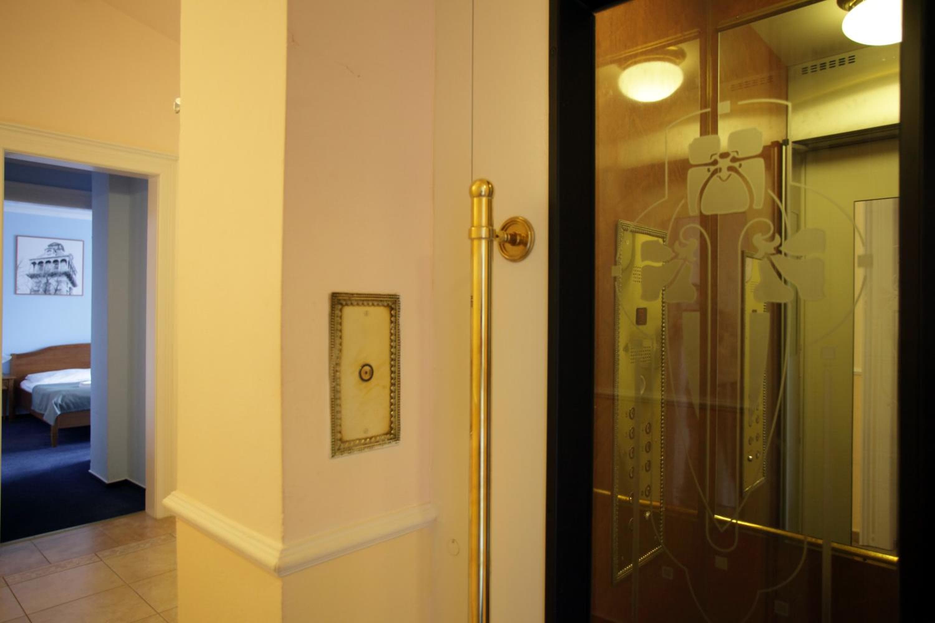 Anna Hotel